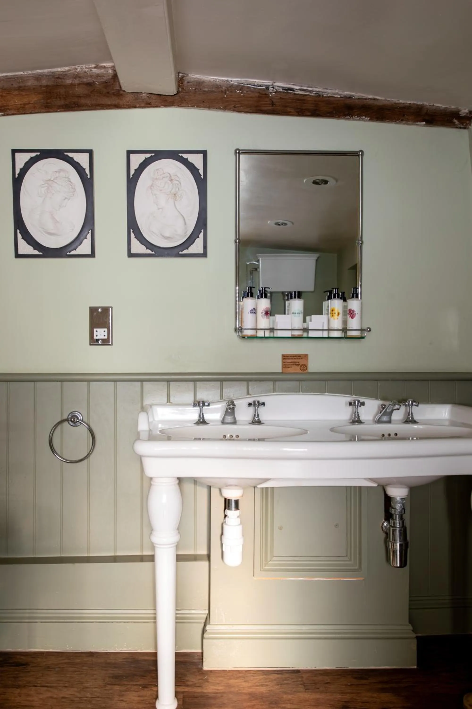 Bathroom in The Crown Inn