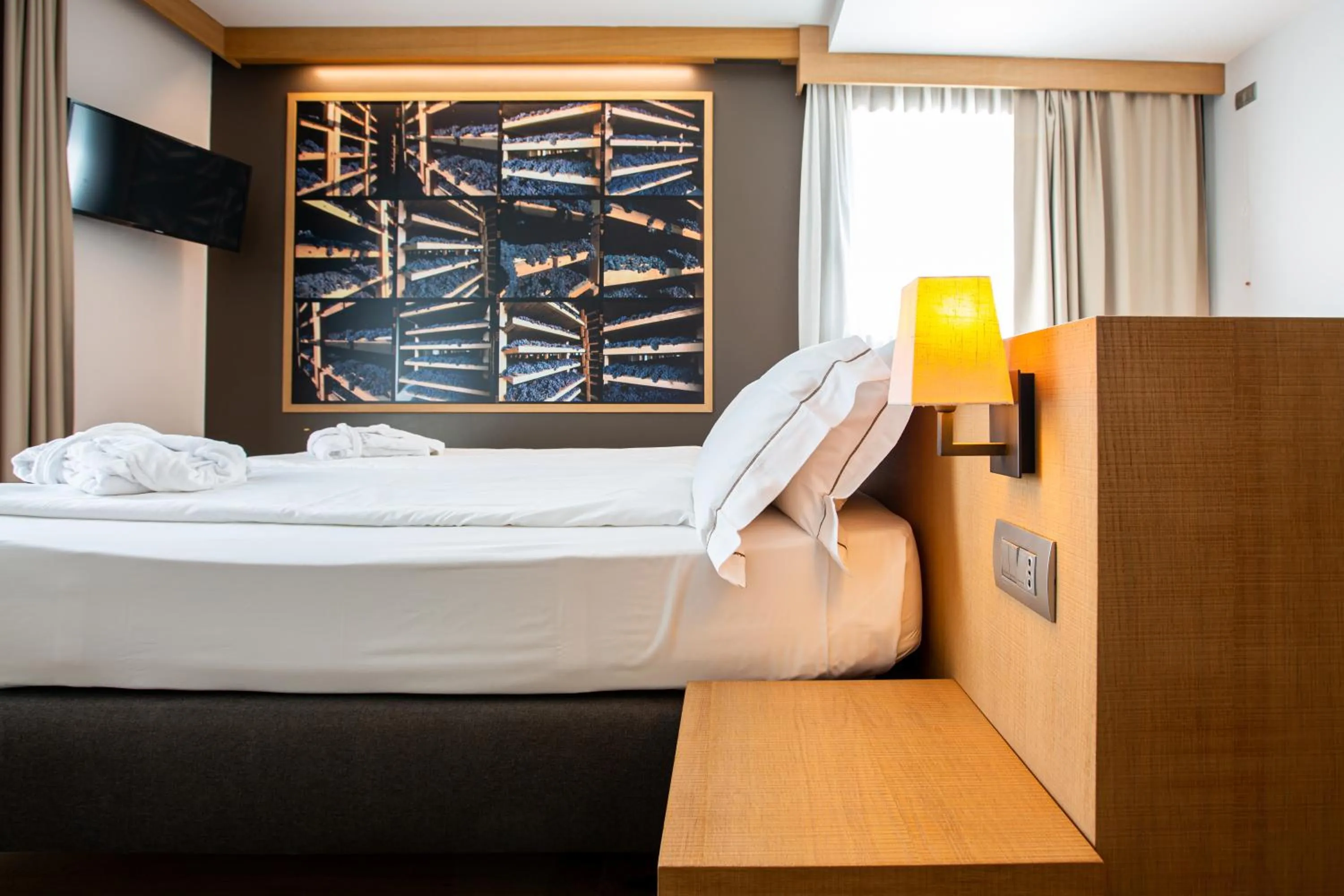 Photo of the whole room, Bed in Wine Hotel Retici Balzi