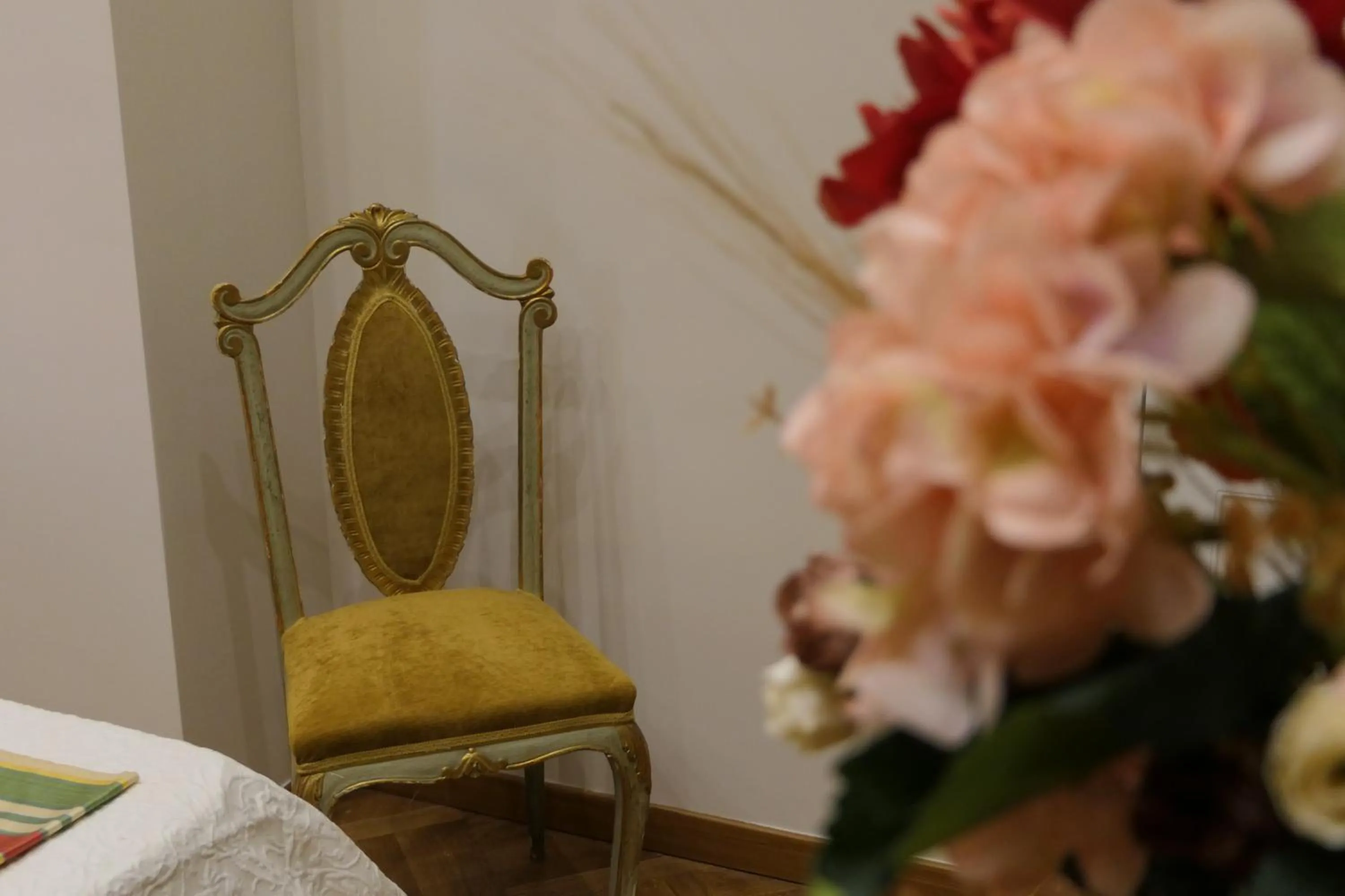 Decorative detail in Spaccanapoli B&B City Soul