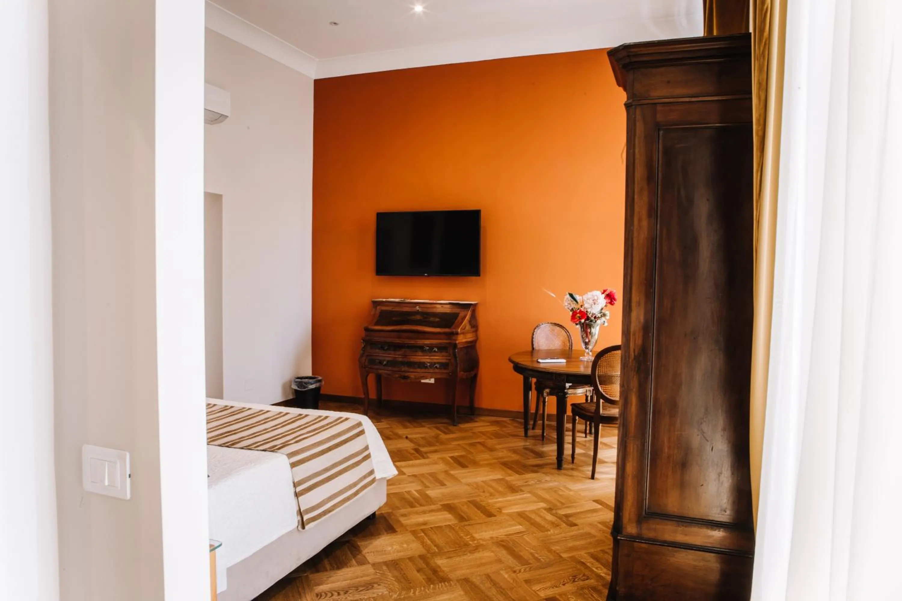 Photo of the whole room, Bed in Spaccanapoli B&B City Soul