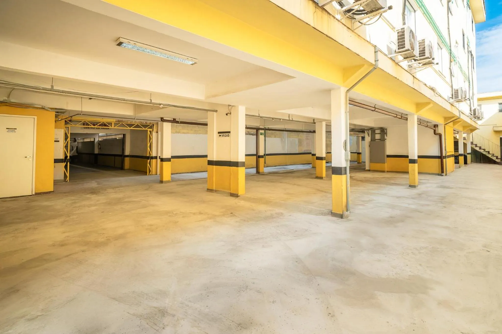 Parking in Uniclass Hotel Lapa