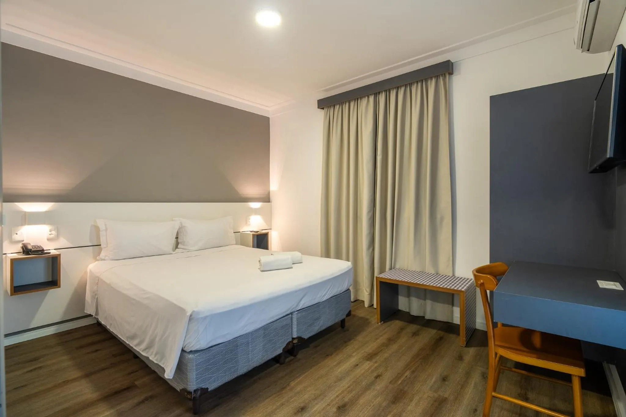 Bed in Uniclass Hotel Lapa