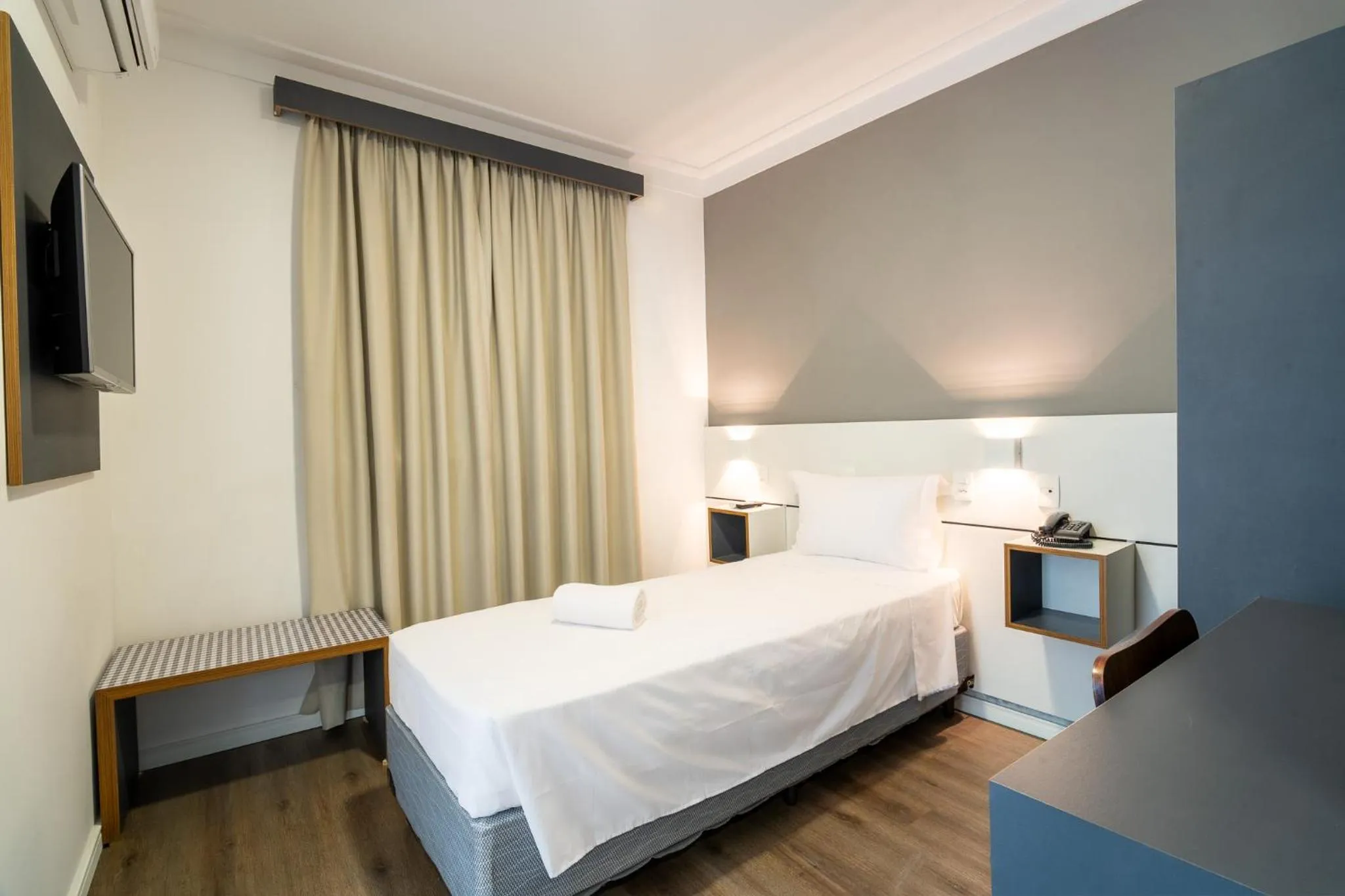 Bed in Uniclass Hotel Lapa