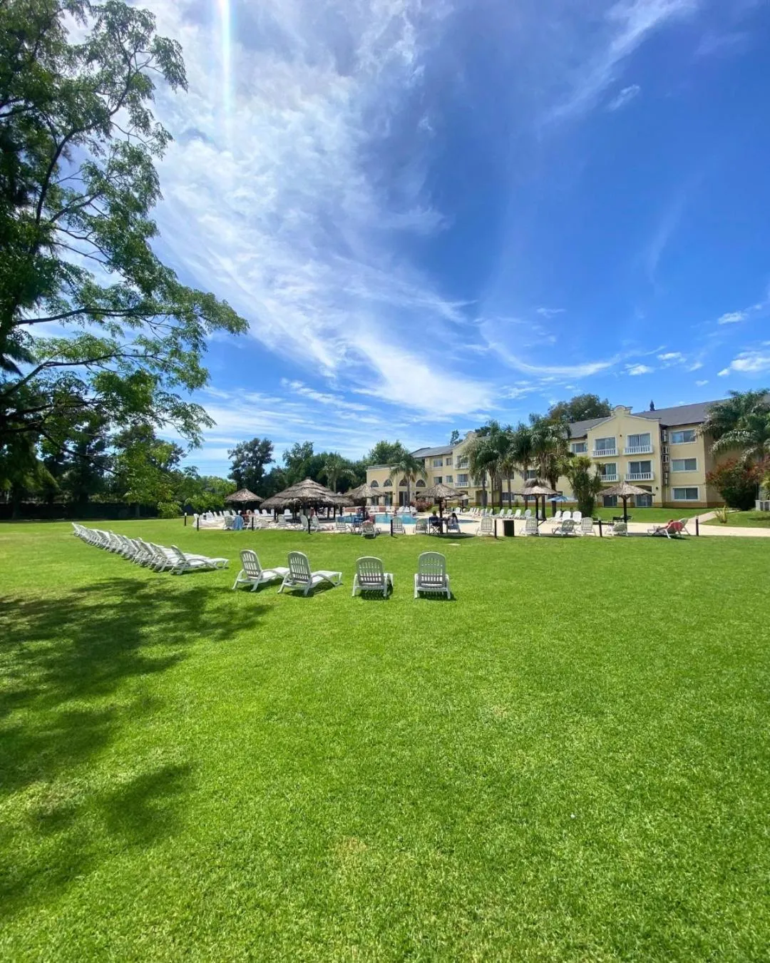 Garden in Howard Johnson Pilar Resort Spa & Convention Center