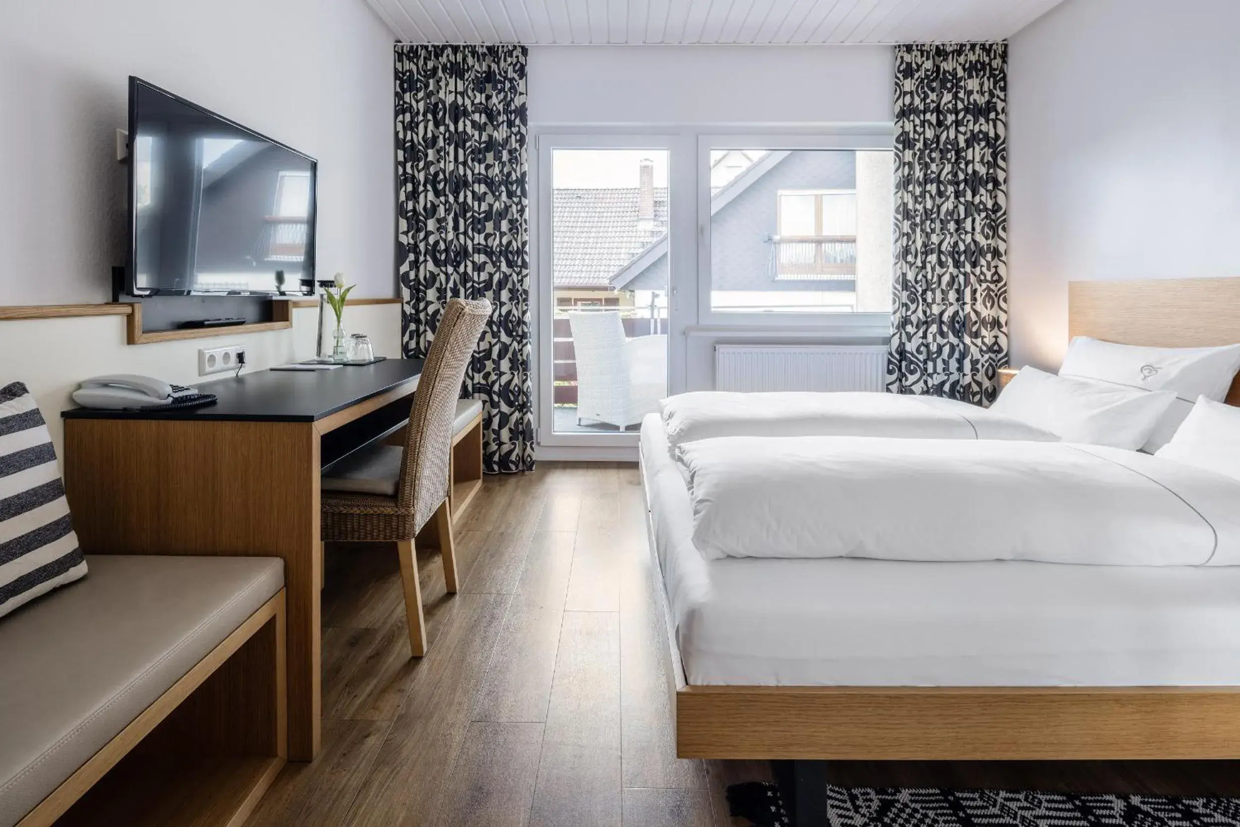 Double Room with Balcony (Upper Floor) - single occupancy in Villa Neugarten Double Room with Balcony (Upper Floor) - single occupancy in Villa Neugarten