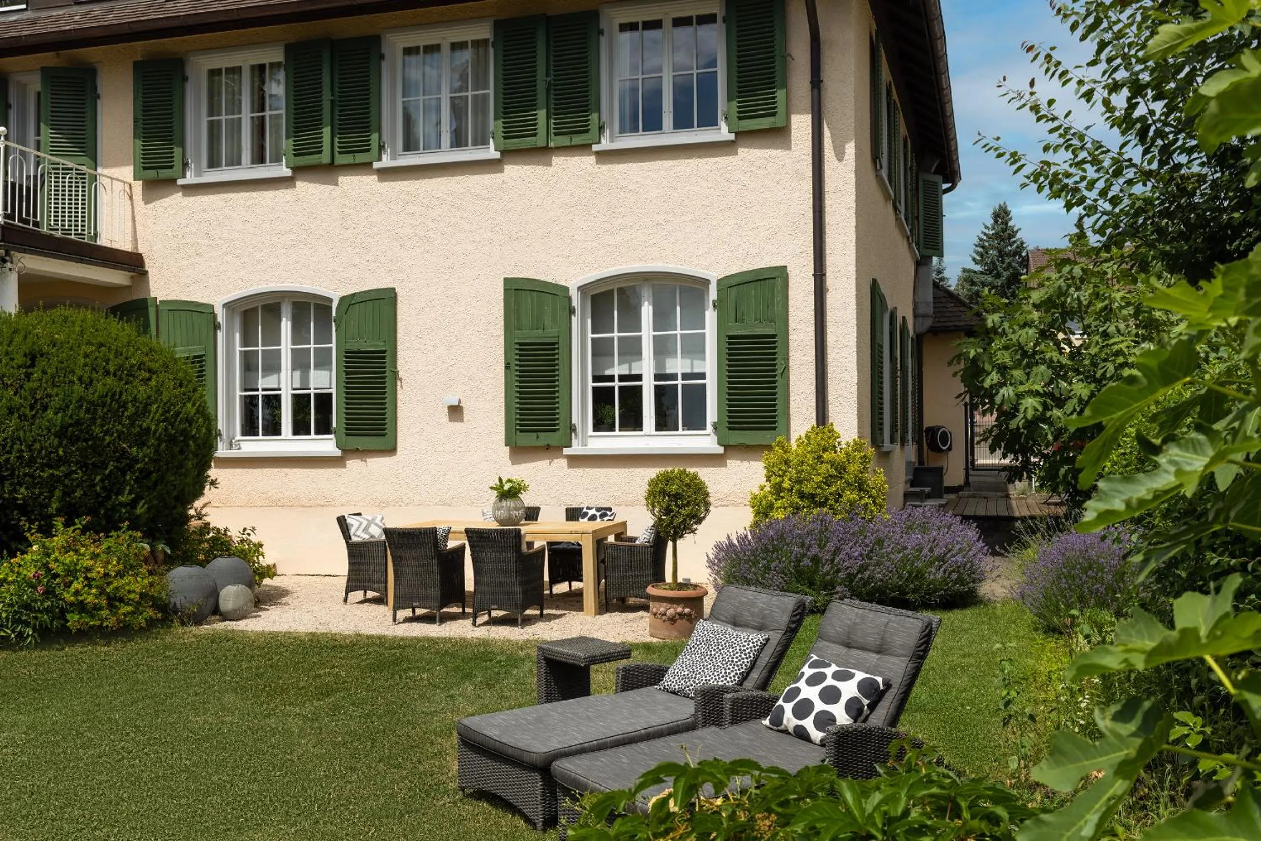 Property building in Villa Neugarten