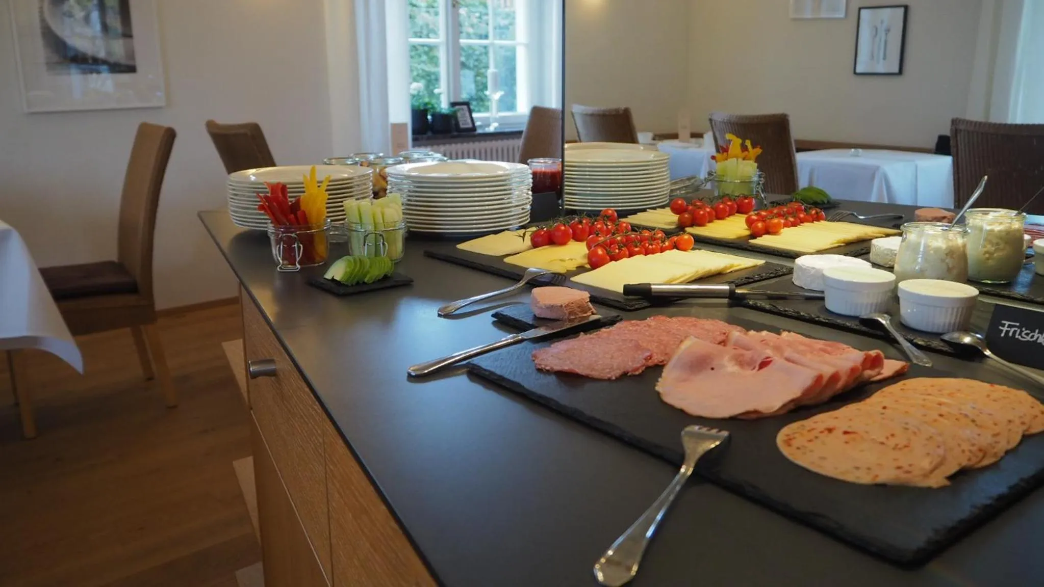 Buffet breakfast in Villa Neugarten