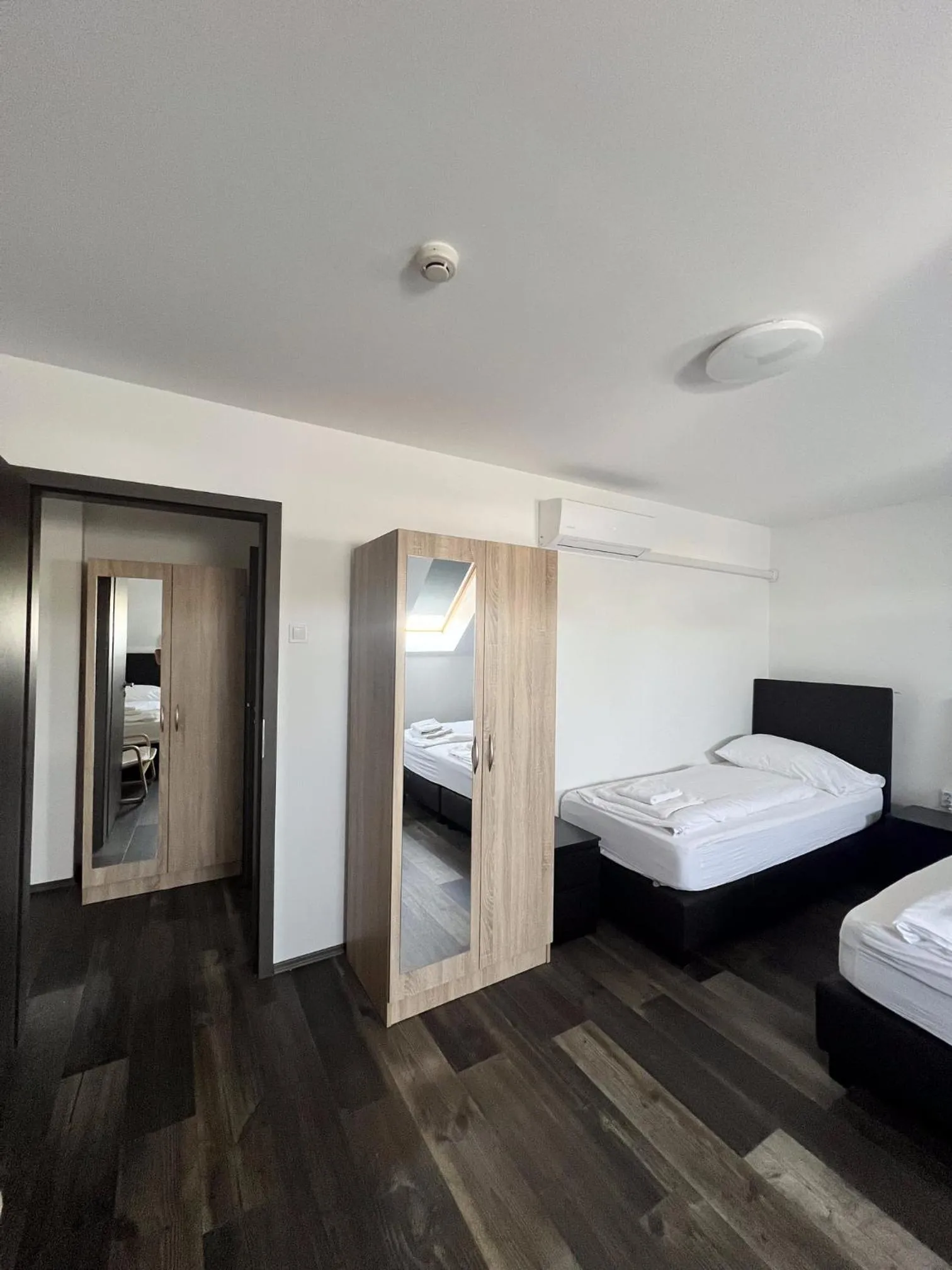 Bed in HBH Bajor Sörház Sólyomfészek Panzió