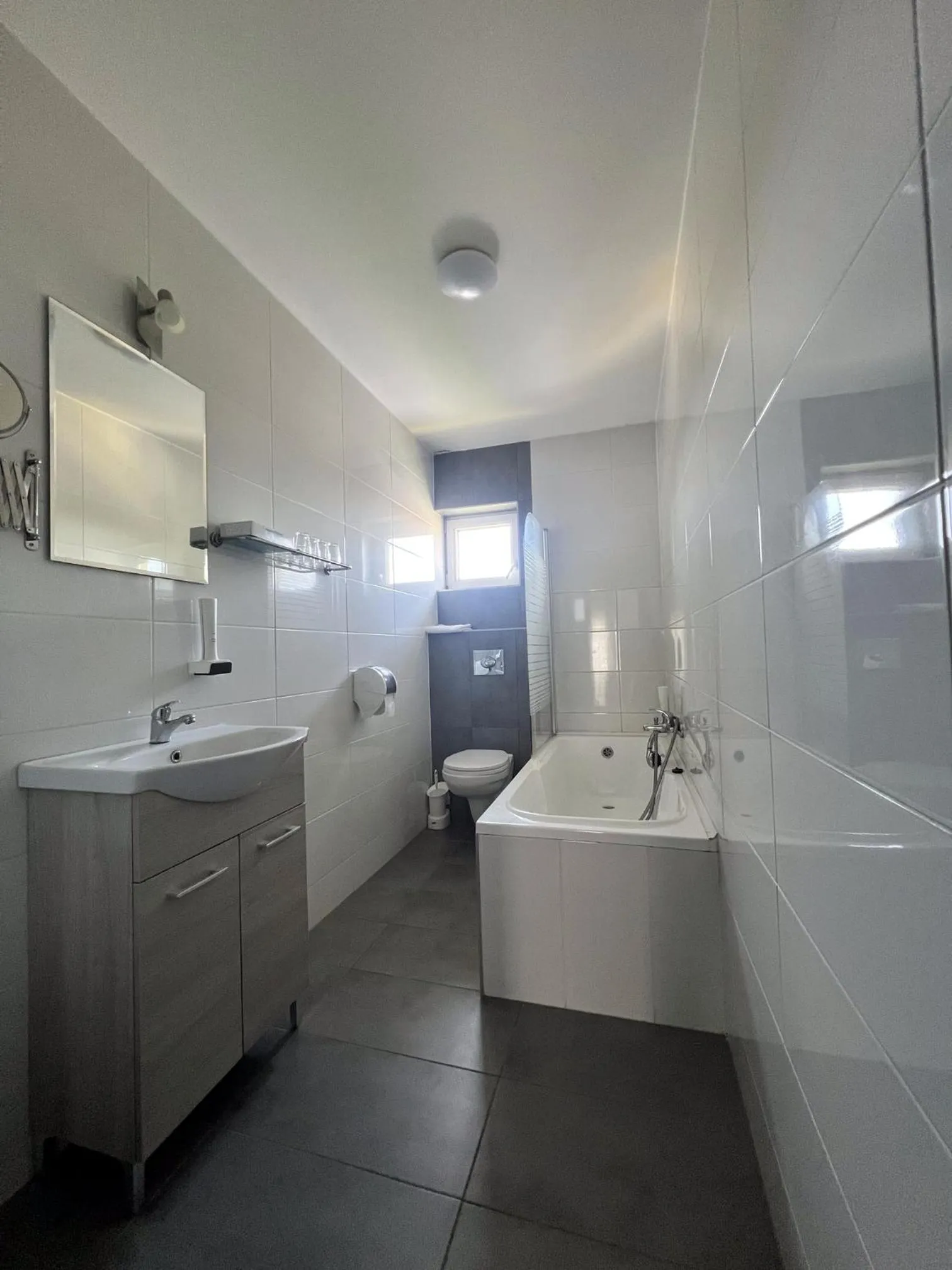 HBH Bajor Sörház Sólyomfészek Panzió