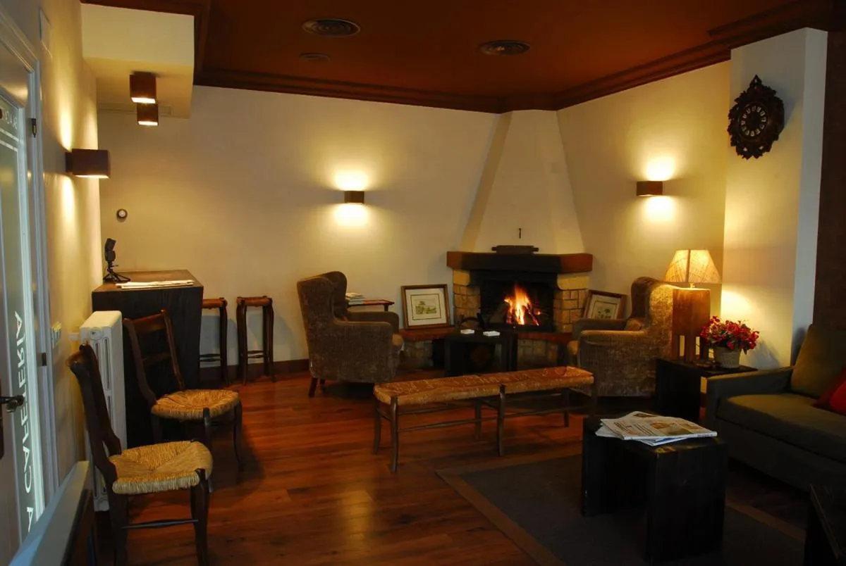 Communal lounge/ TV room in Hotel Iguareña