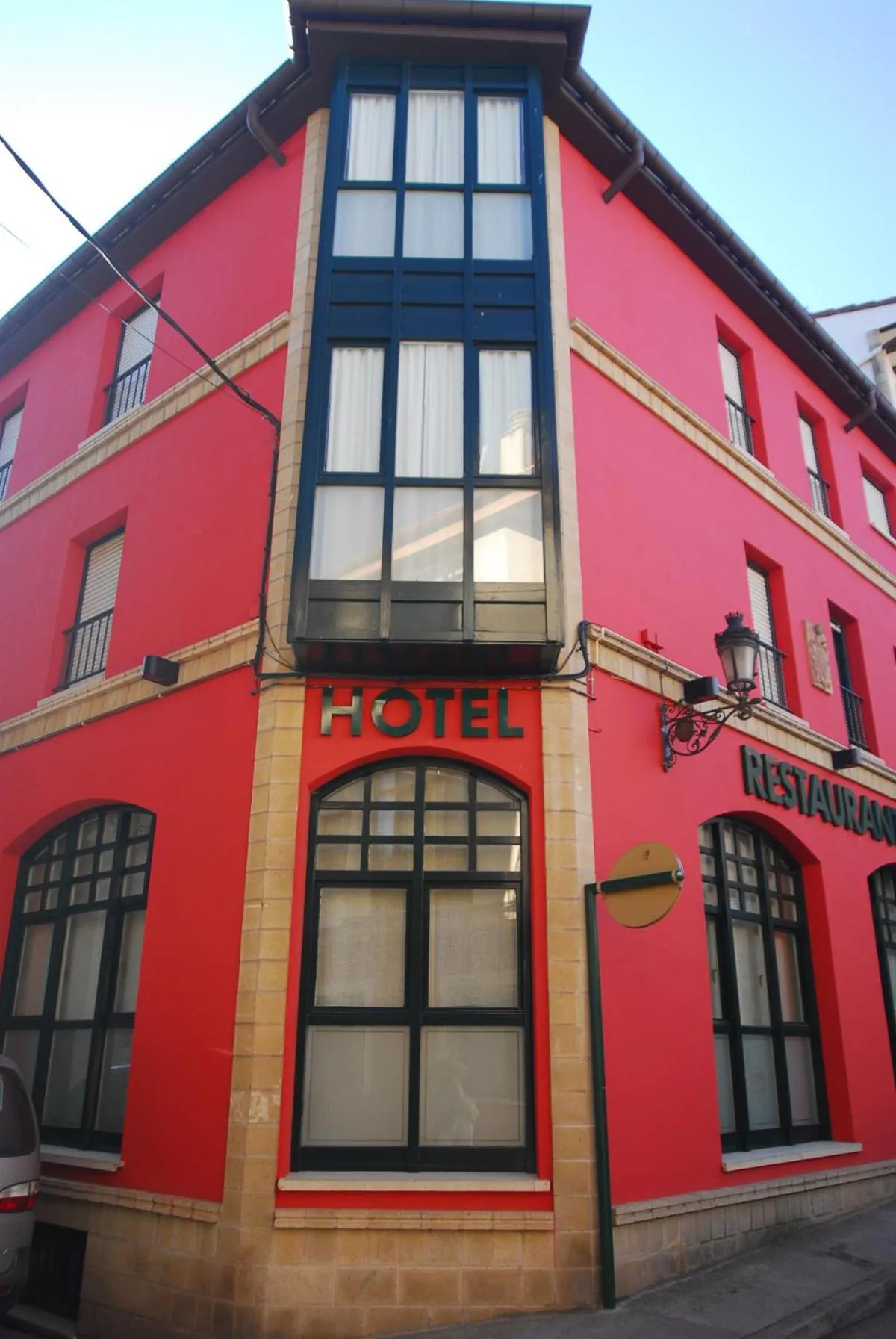Facade/entrance in Hotel Iguareña