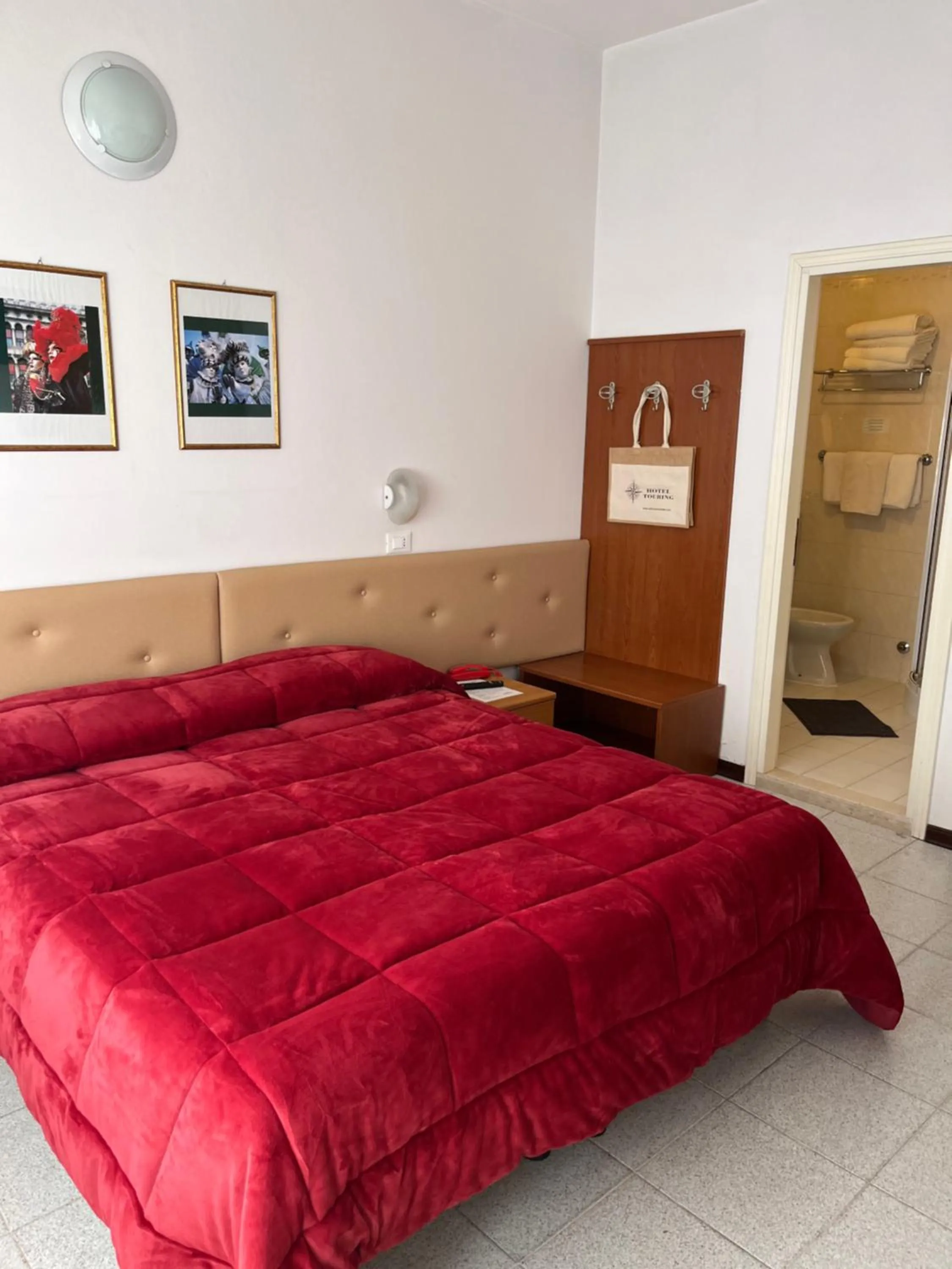 Bed in Hotel Touring