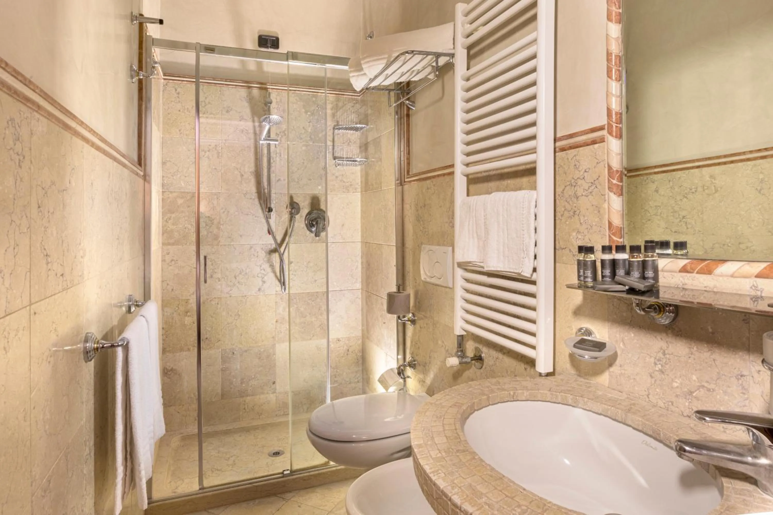 Shower in Palazzina Veneziana