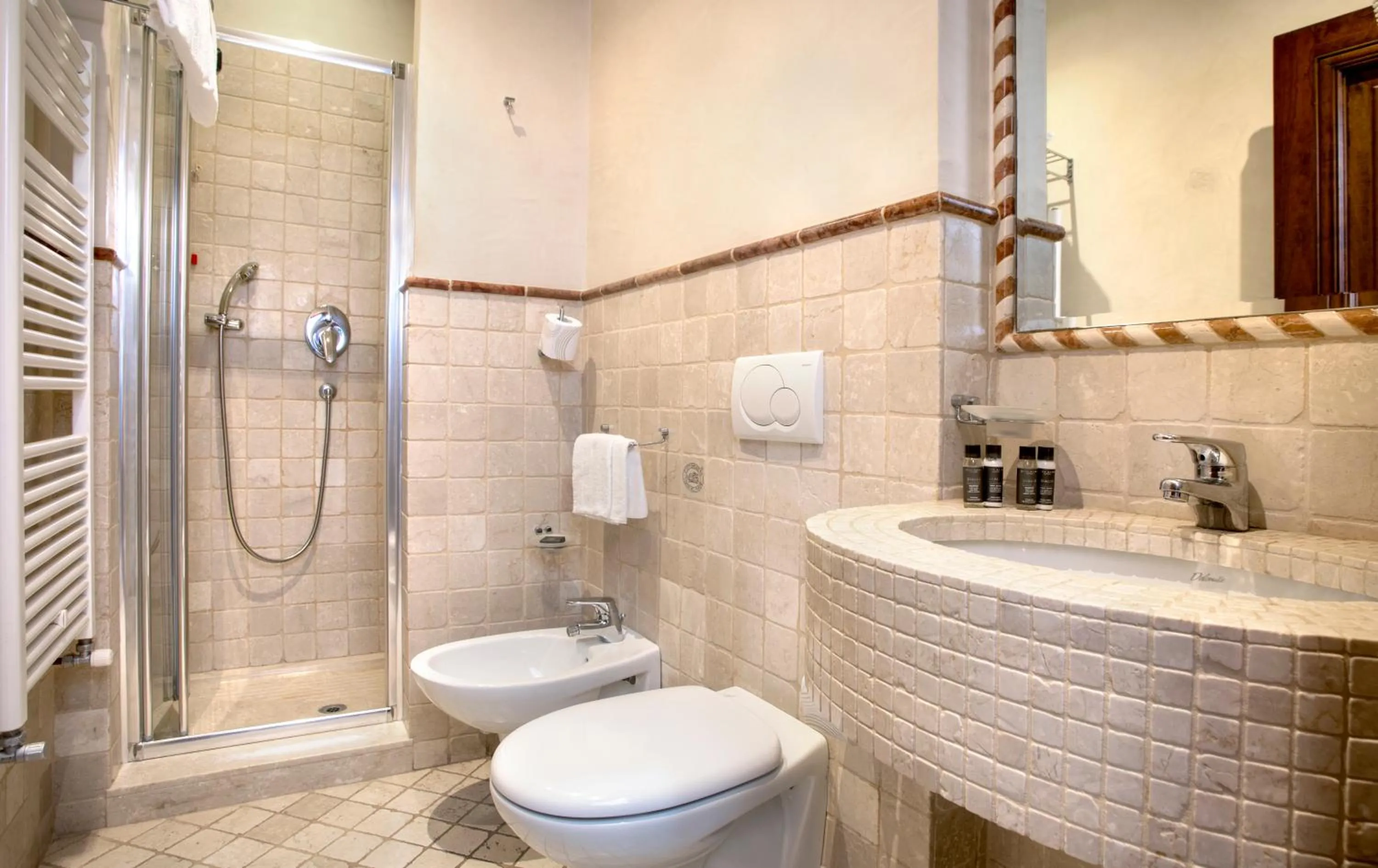 Shower in Palazzina Veneziana