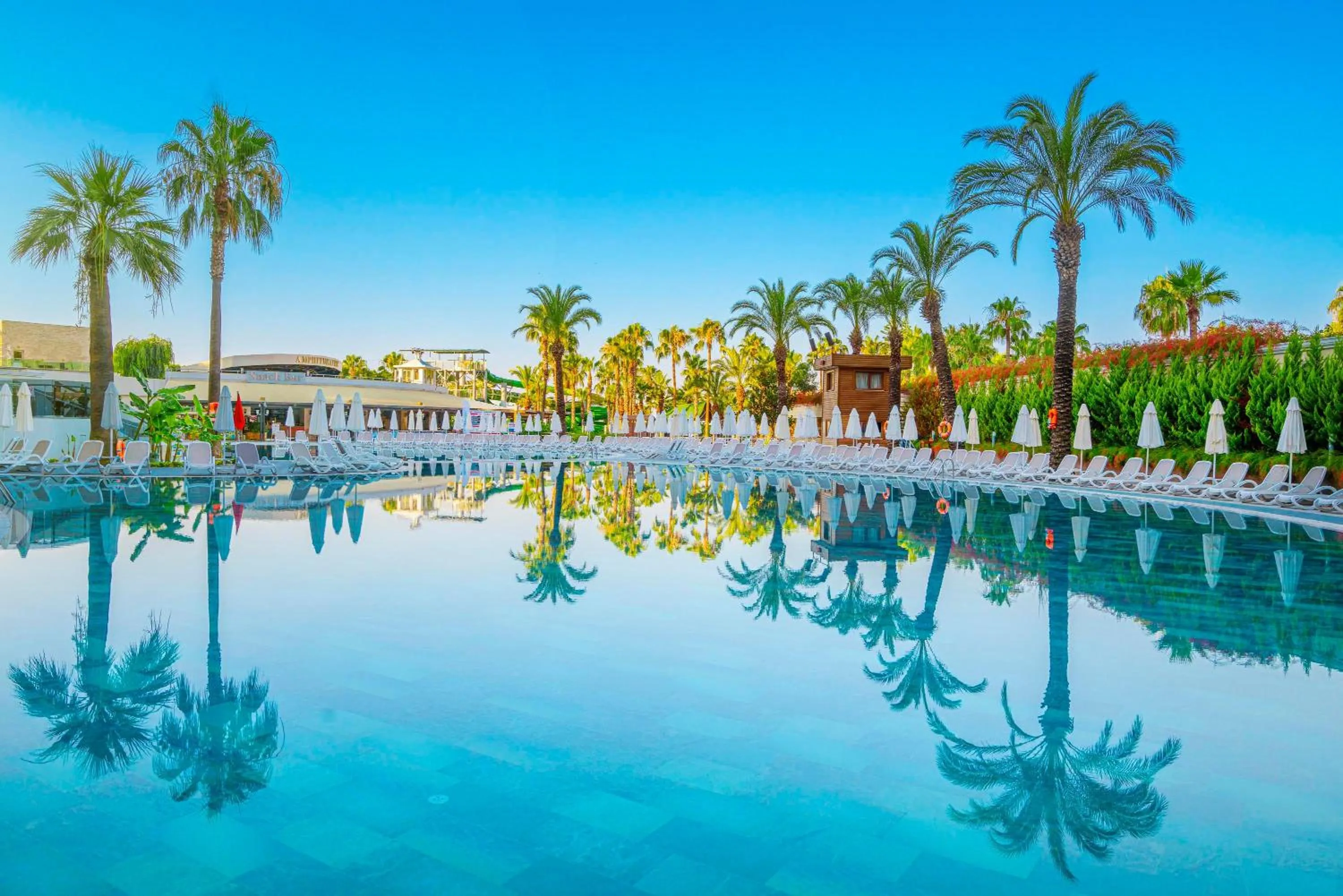 Swimming pool in Leodikya Kirman Premium - Ultra All Inclusive