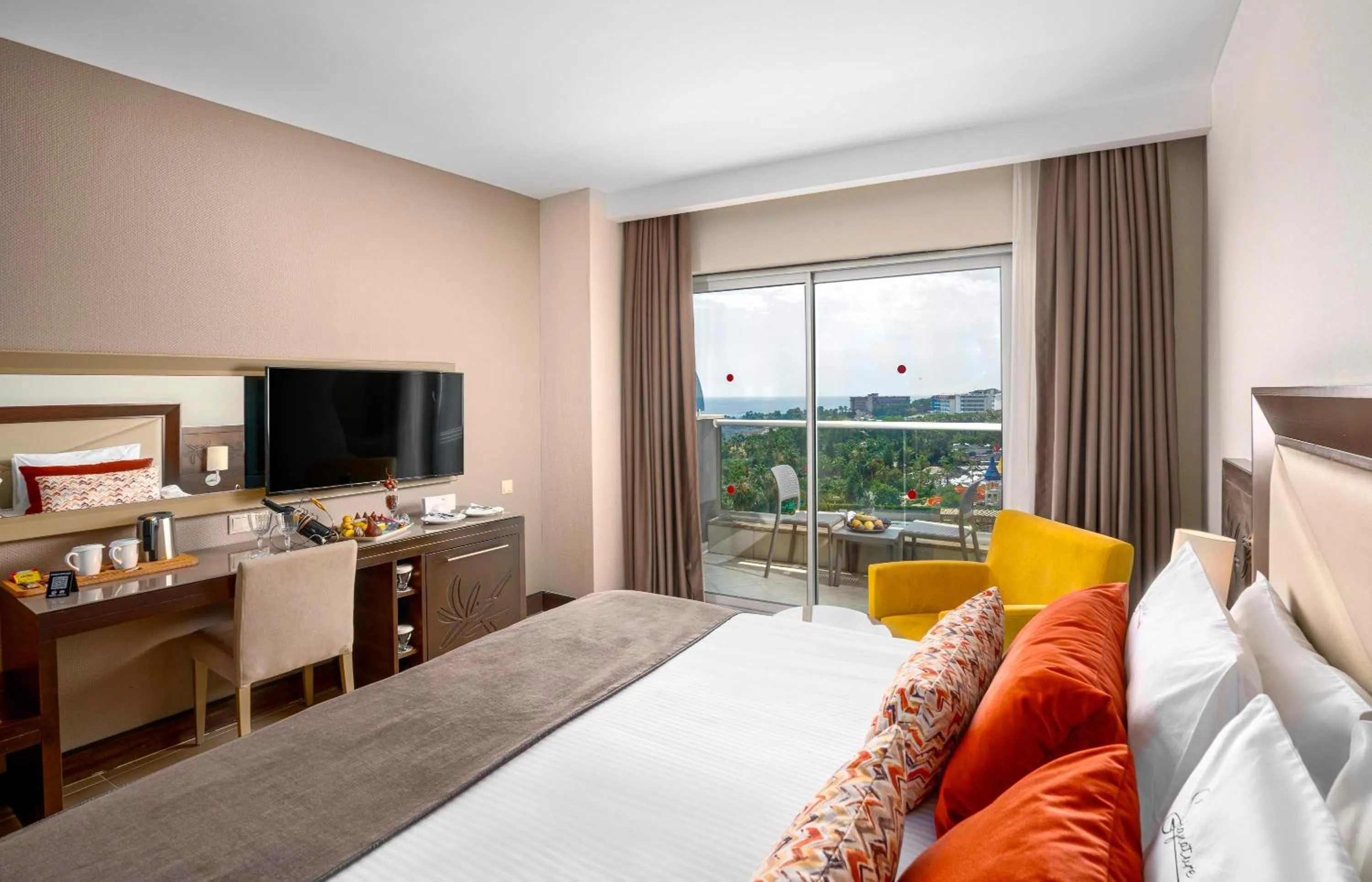 Photo of the whole room, Bed in Leodikya Kirman Premium - Ultra All Inclusive