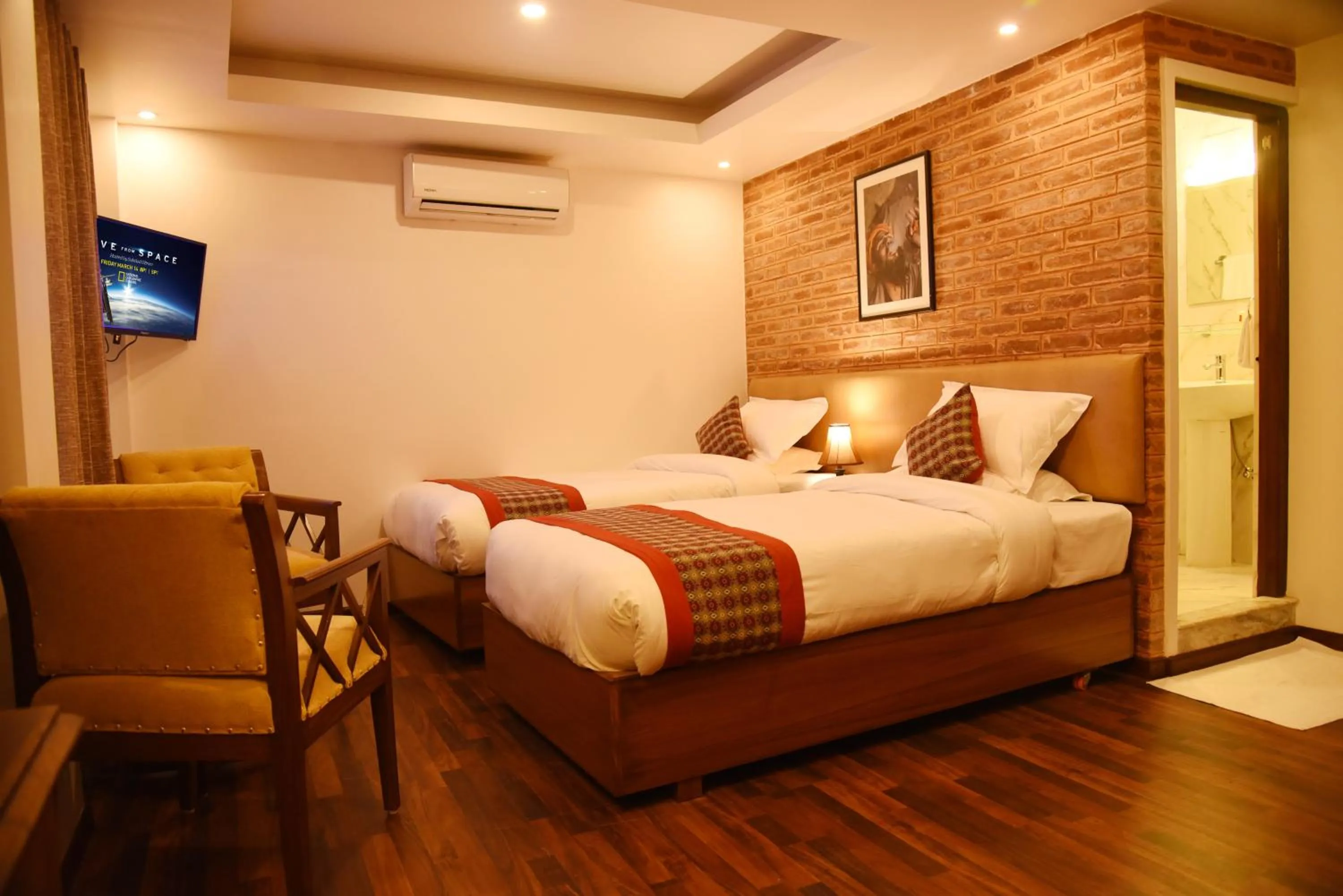 Property building, Bed in Kailash Kuti Inn
