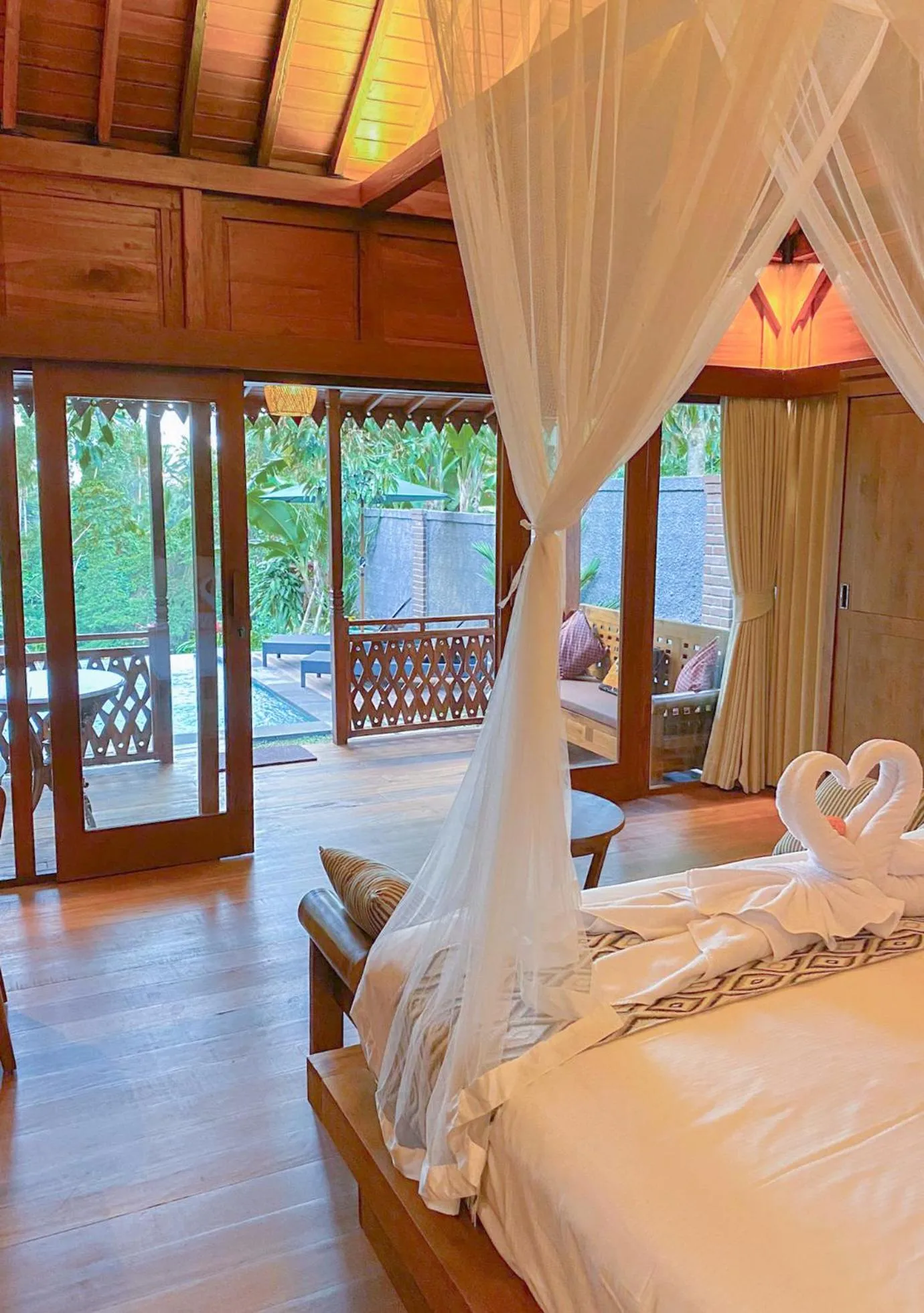 Villa with Private Pool in Mirah Guest House