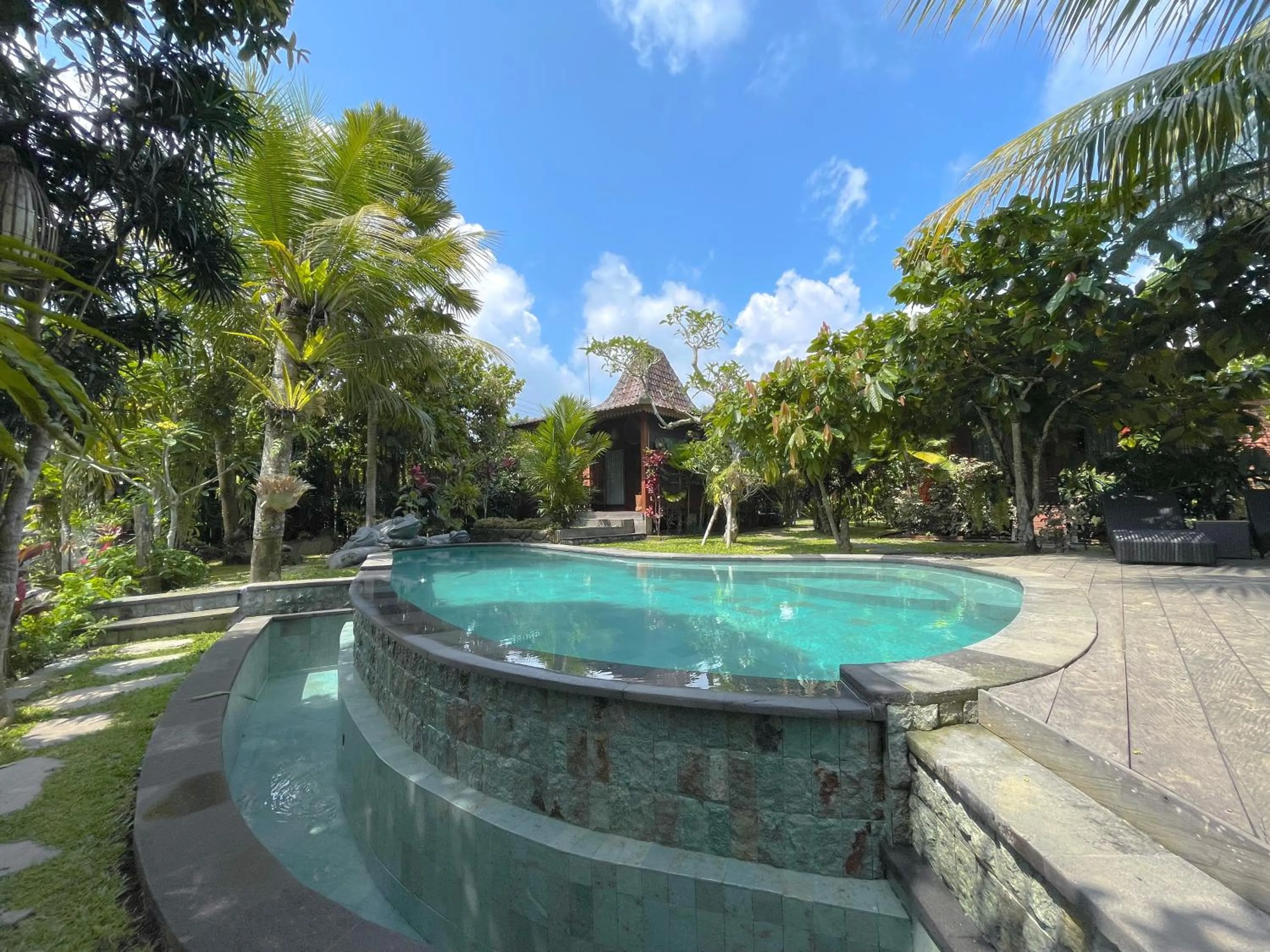 Spring in Mirah Guest House