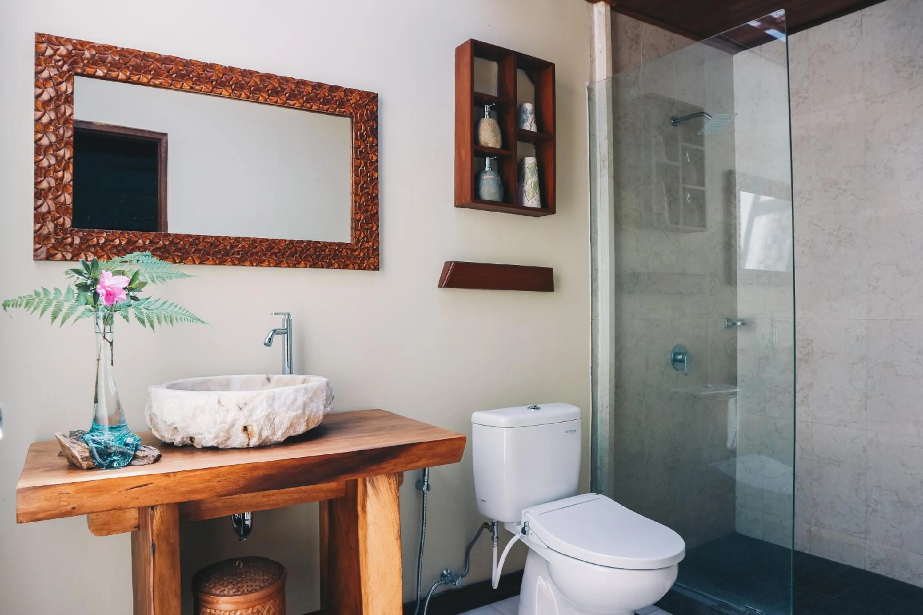 Shower in Mirah Guest House