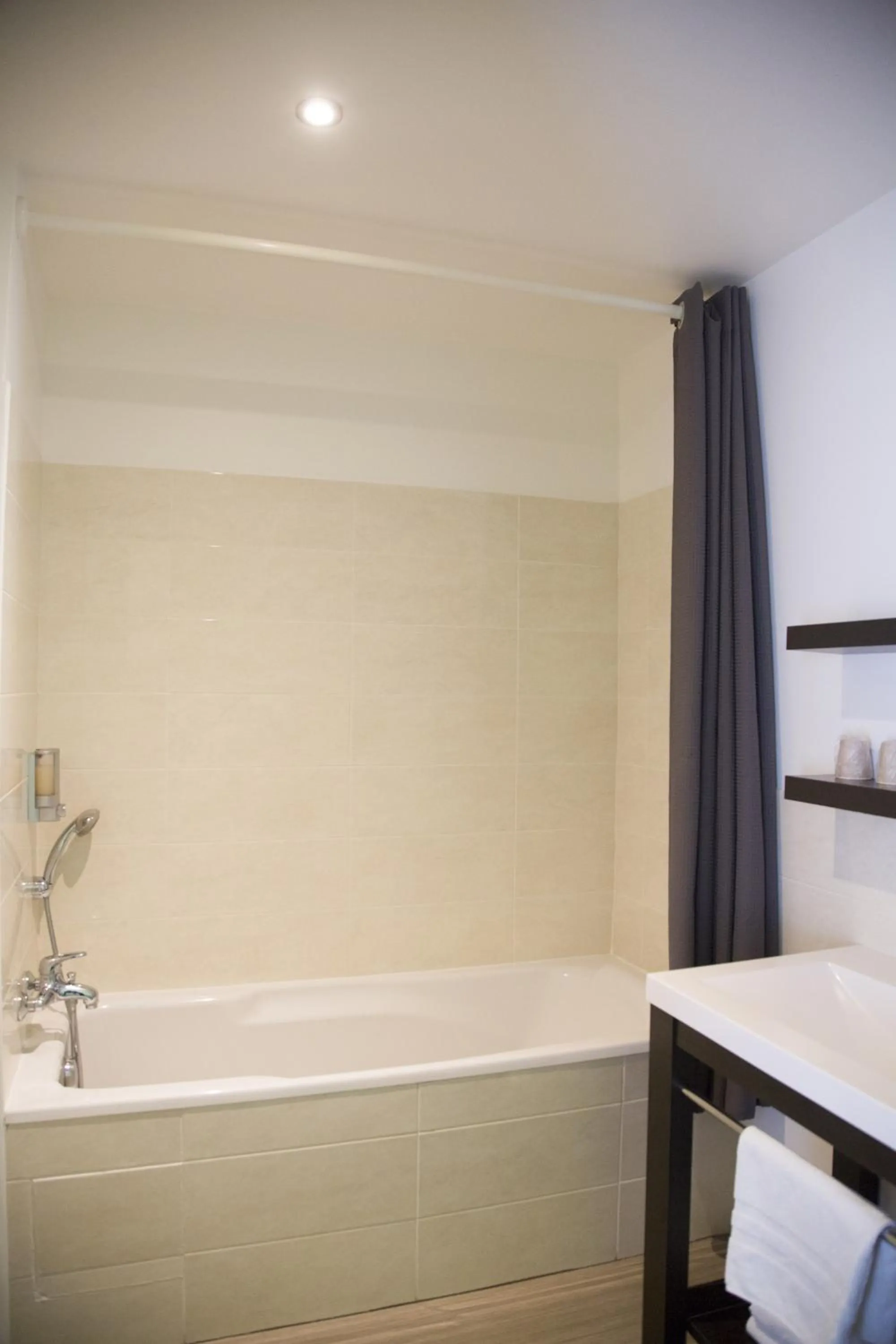 Bathroom in Auberge de la Baie