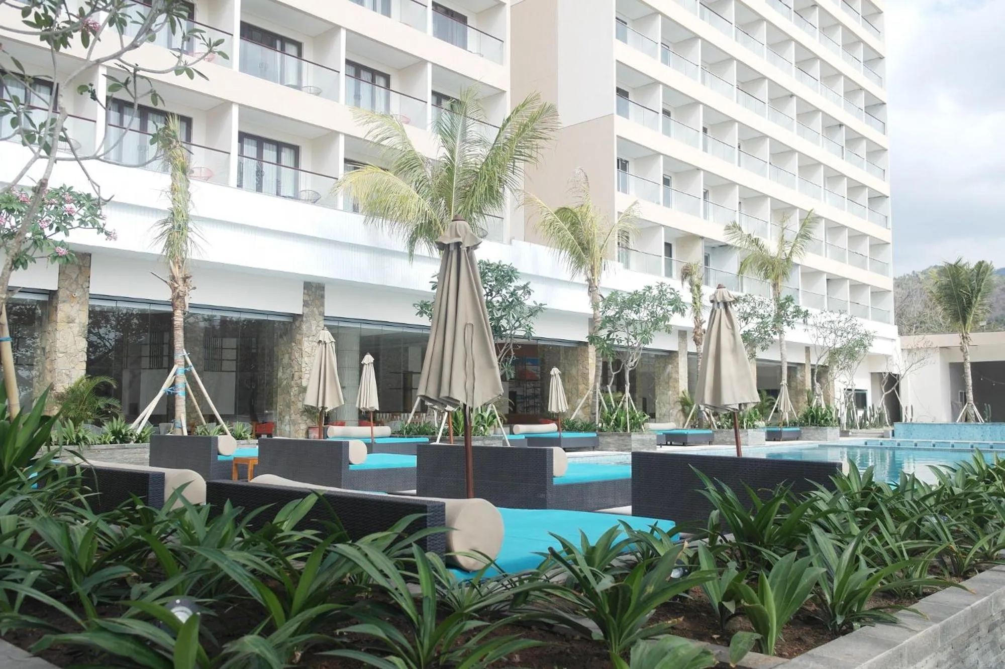 Swimming pool in Louis Kienne Resort Senggigi