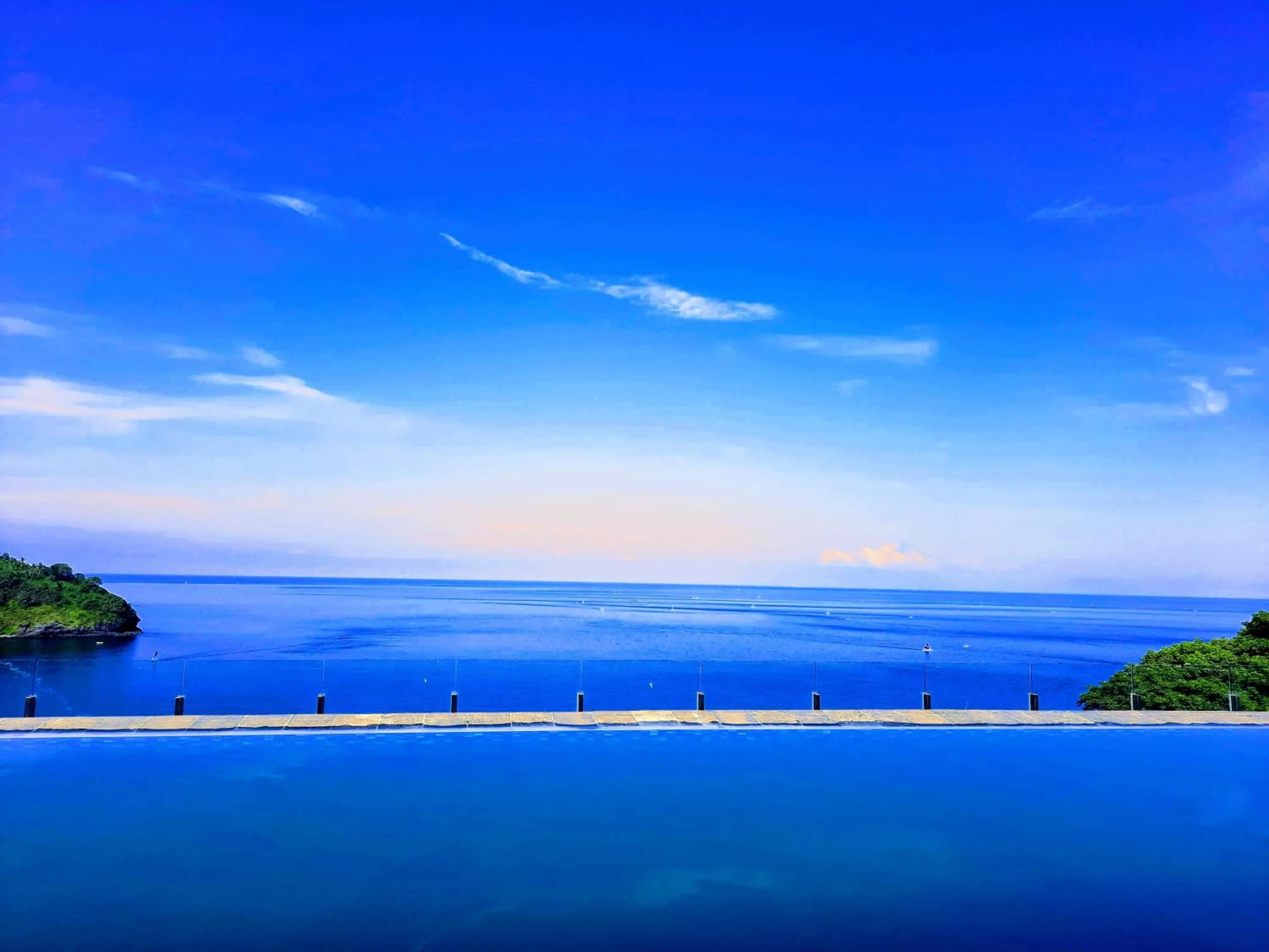 Swimming pool in Louis Kienne Resort Senggigi