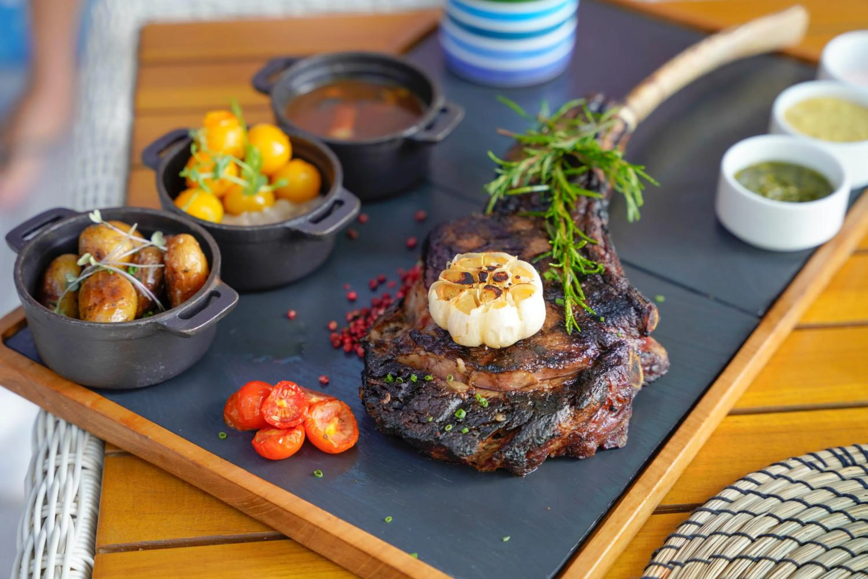 Restaurant/places to eat in Kuredhivaru Resort and Spa - Maldives