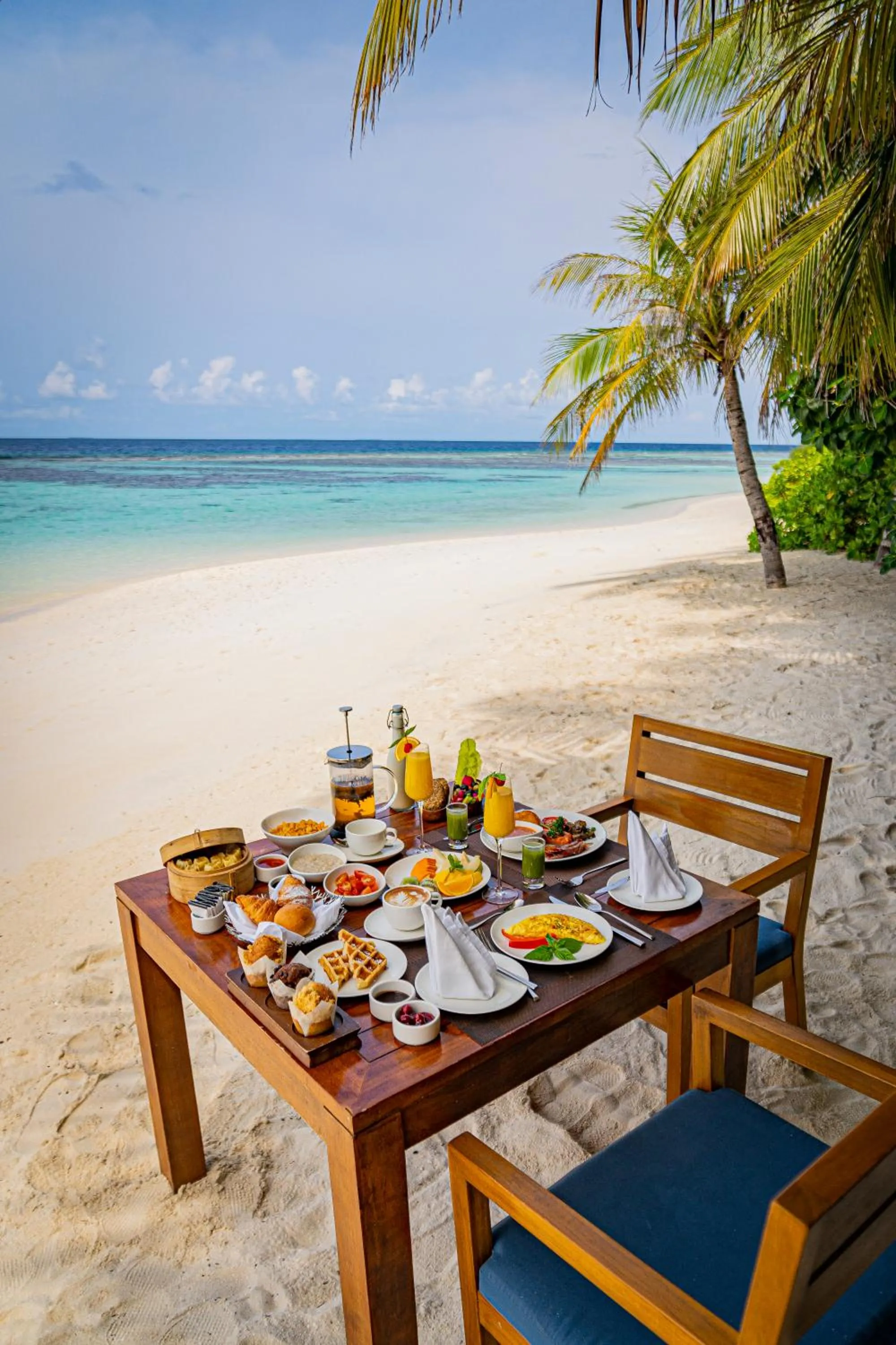 Restaurant/places to eat in Kuredhivaru Resort and Spa - Maldives