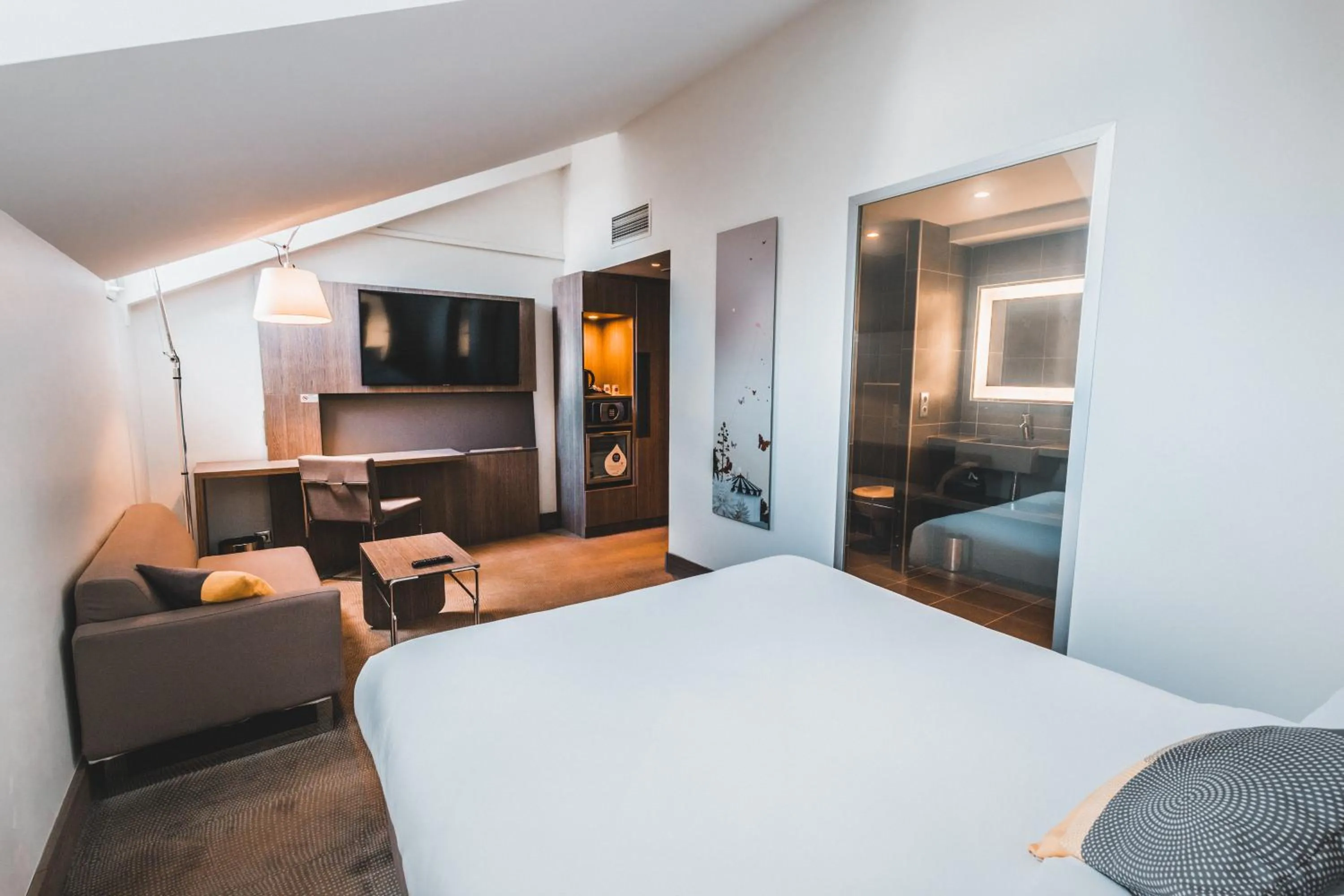 Photo of the whole room, Bed in Novotel Toulouse Centre Wilson