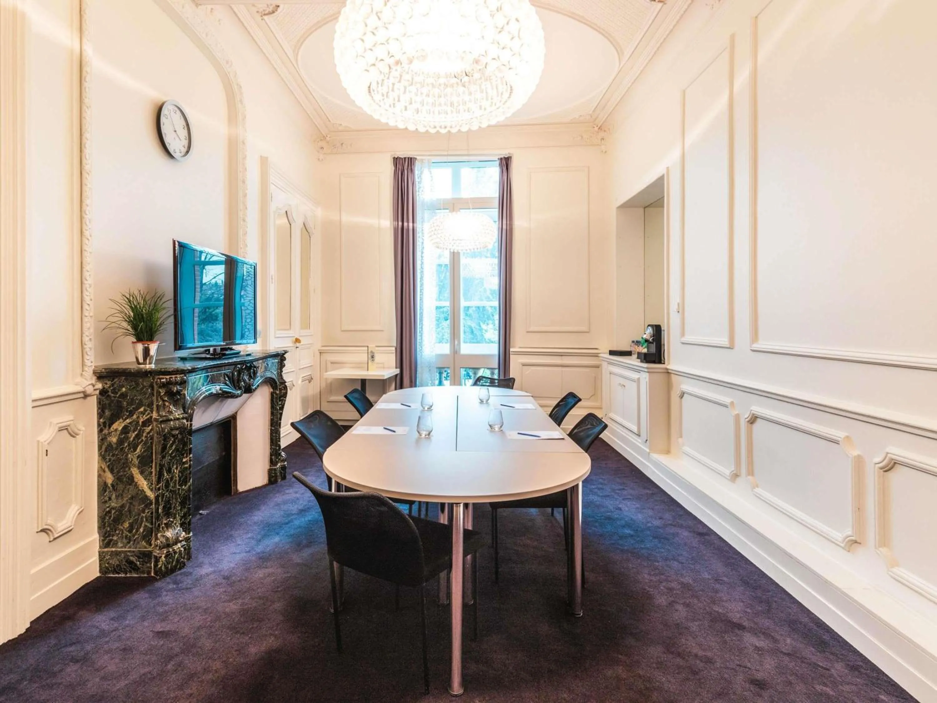 Property building in Novotel Toulouse Centre Wilson