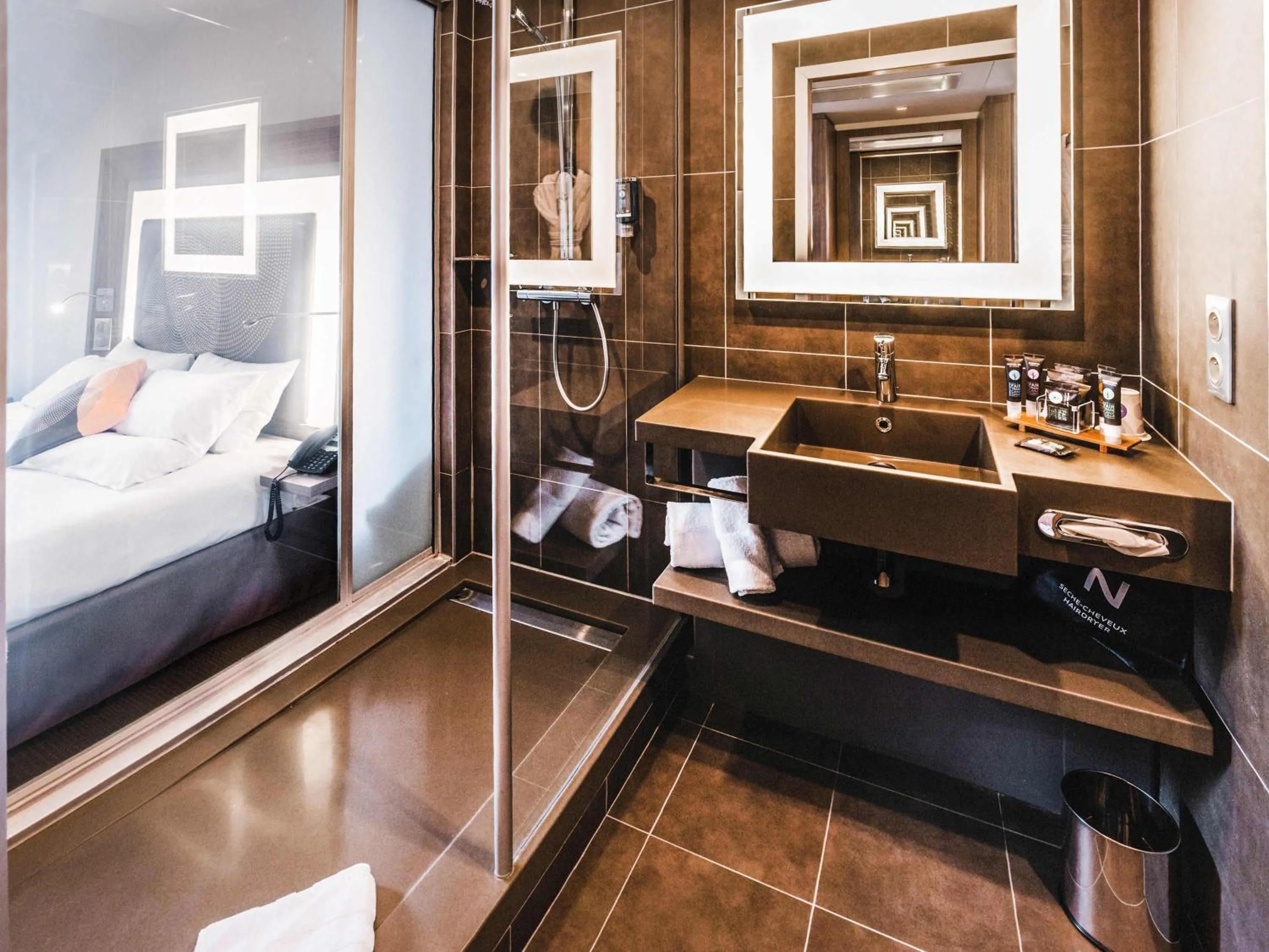 Bedroom, Bed in Novotel Toulouse Centre Wilson