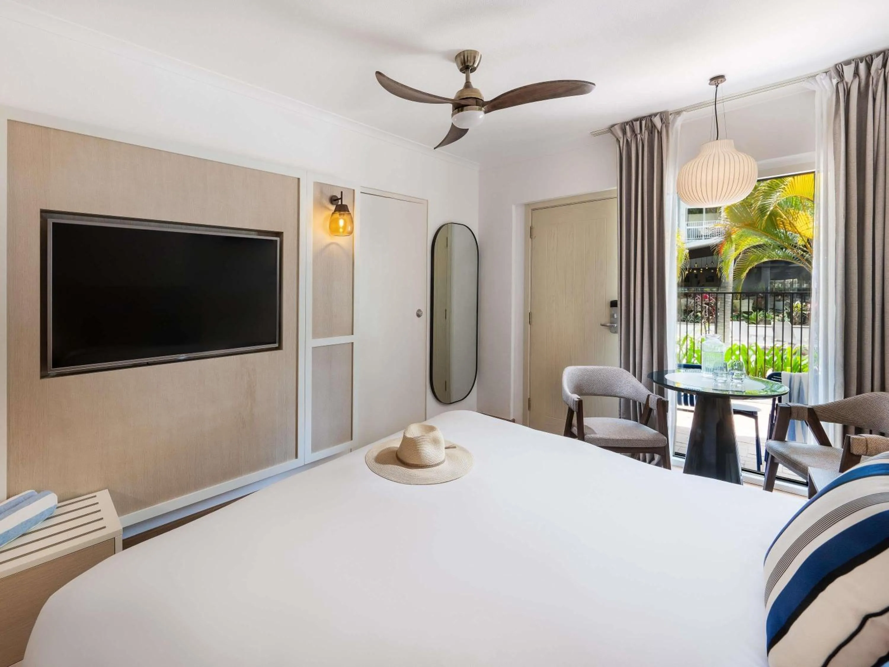 Bedroom, Bed in Mantra Club Croc