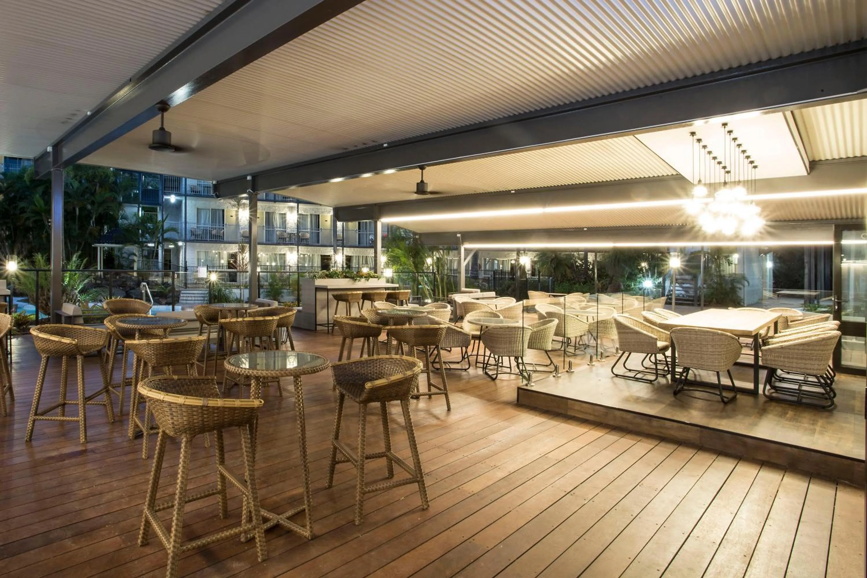 Restaurant/places to eat in Mantra Club Croc