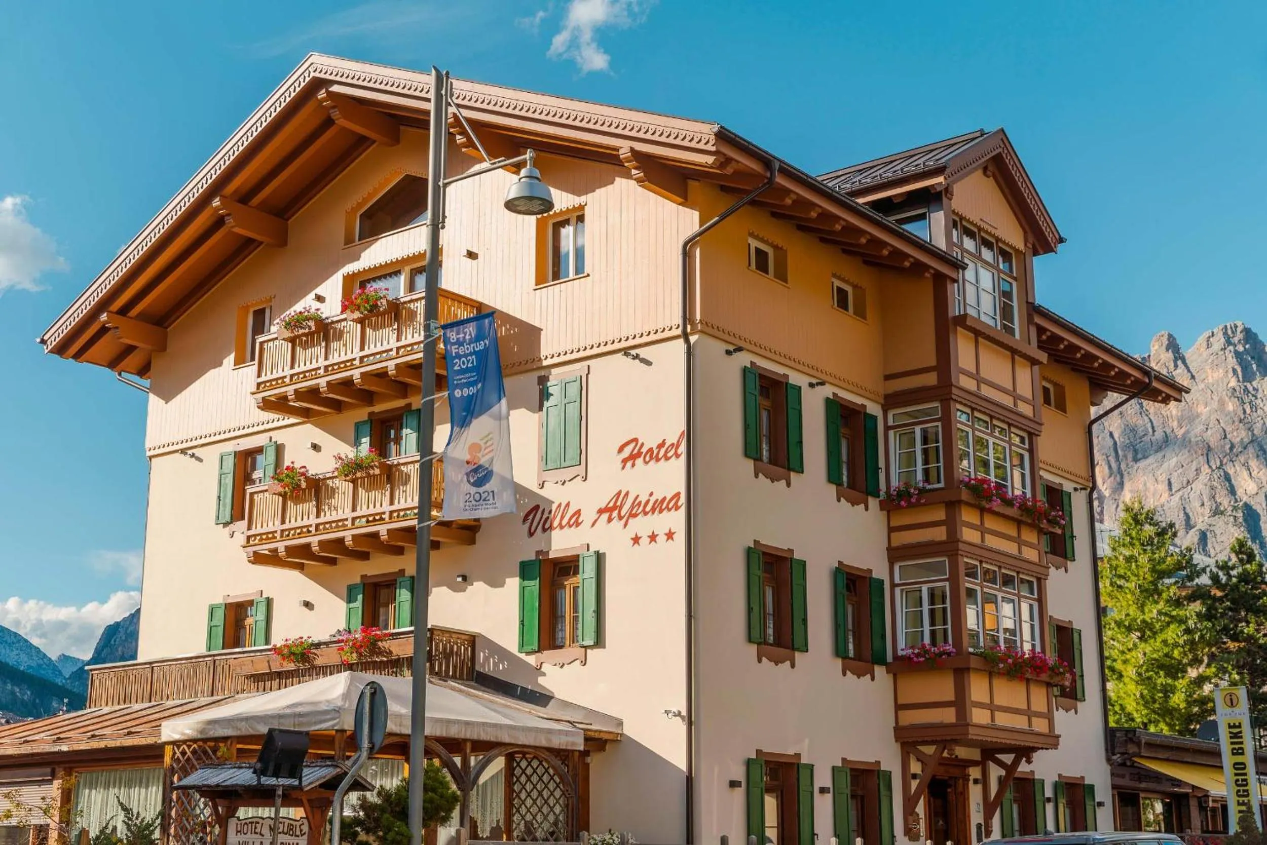 Facade/entrance in Hotel Villa Alpina ***S