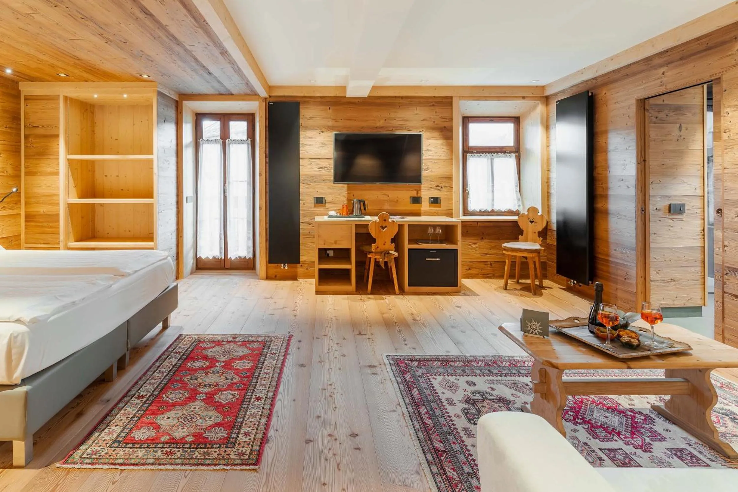 Photo of the whole room, Bed in Hotel Villa Alpina ***S