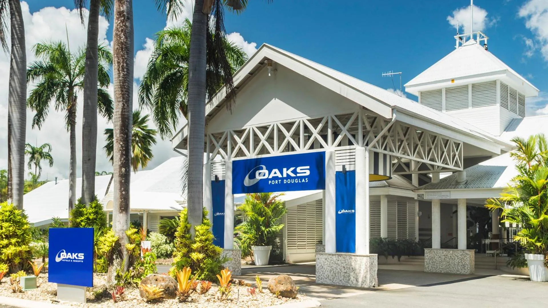 Facade/entrance in Oaks Port Douglas Resort