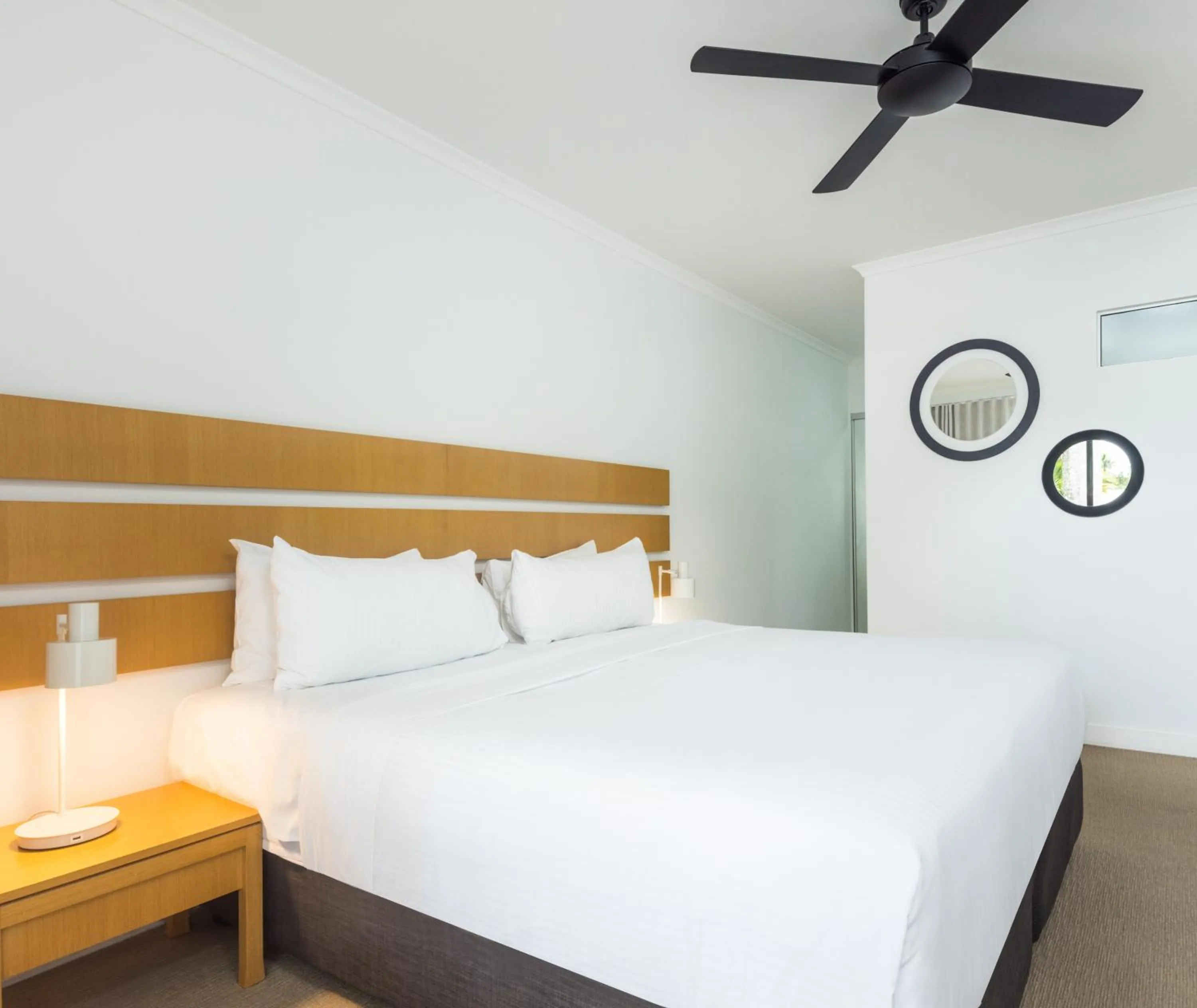 Bedroom, Bed in Oaks Port Douglas Resort