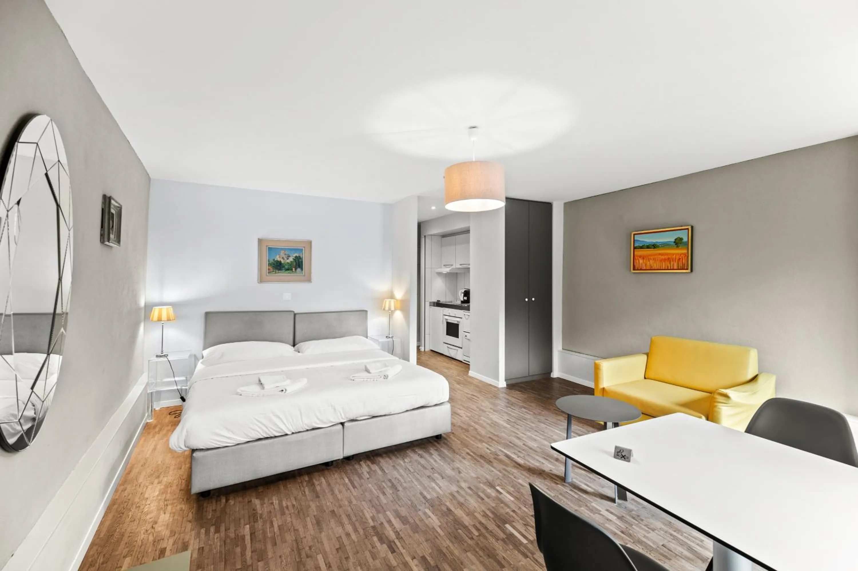 Photo of the whole room in Hotel Hine Adon Fribourg