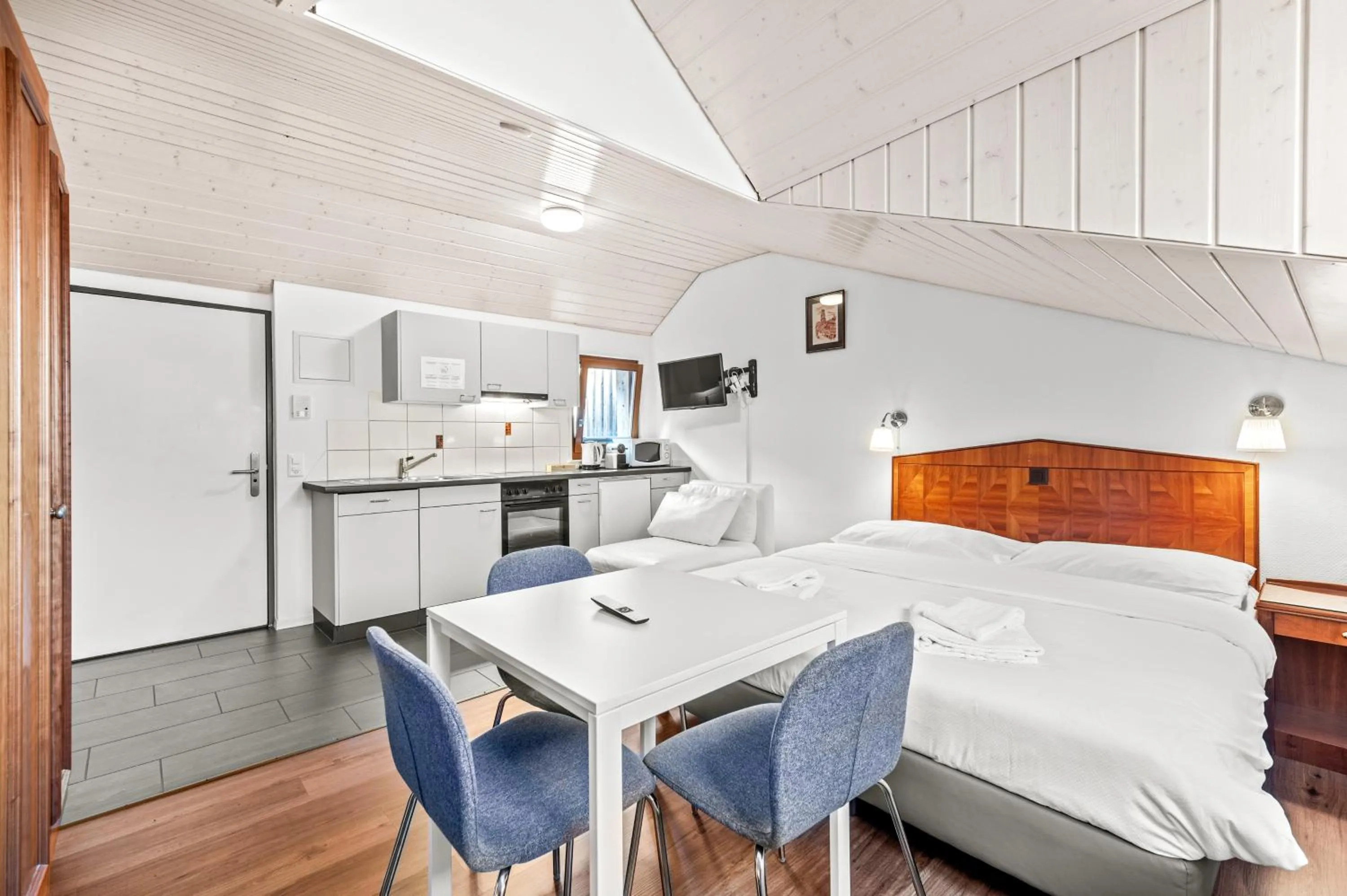 Bed in Hotel Hine Adon Fribourg