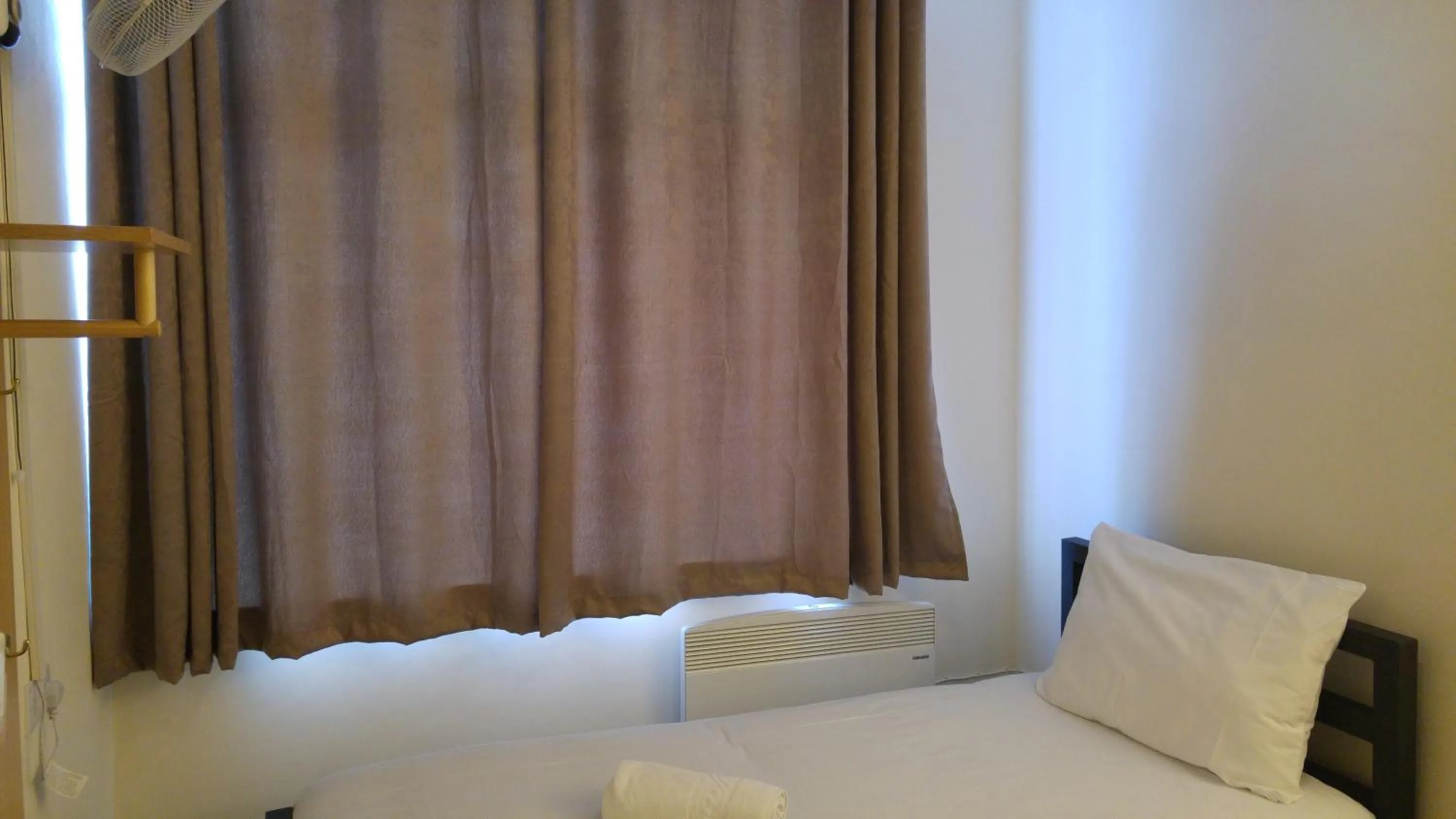 Decorative detail, Bed in City View Hotel Stratford