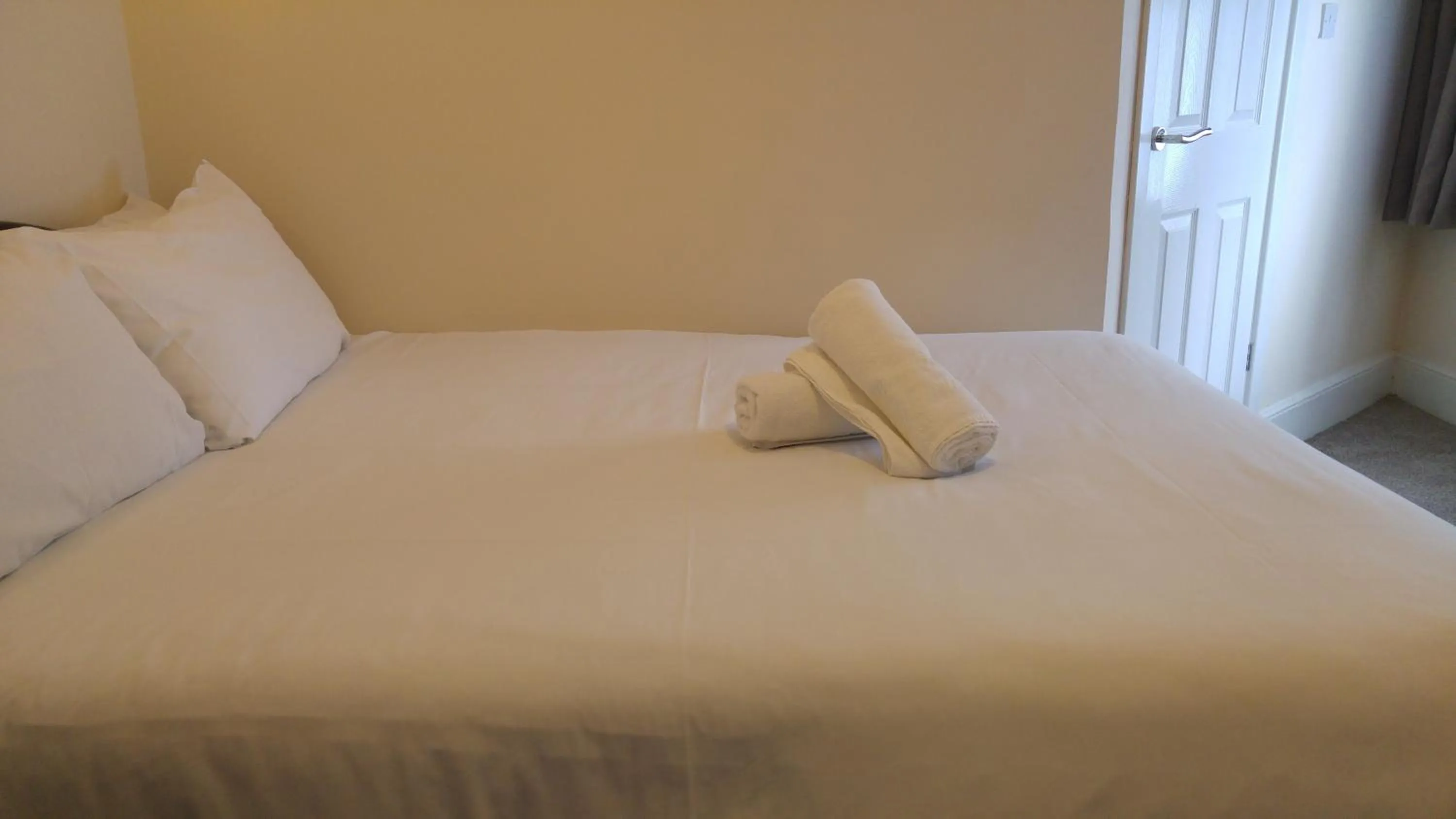 Bed in City View Hotel Stratford
