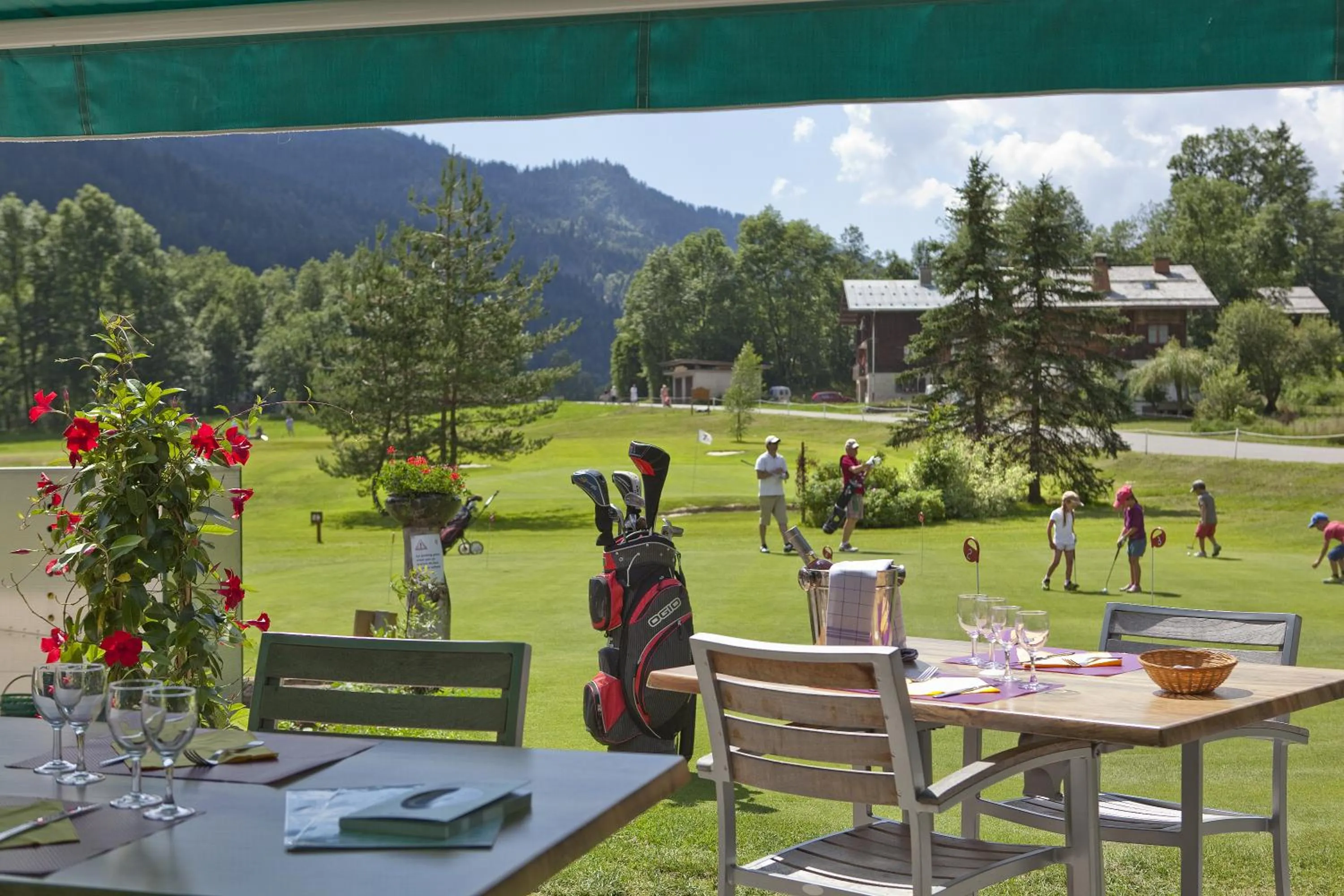 Restaurant/places to eat in Chalet-Hôtel Les Fermes de Pierre & Anna