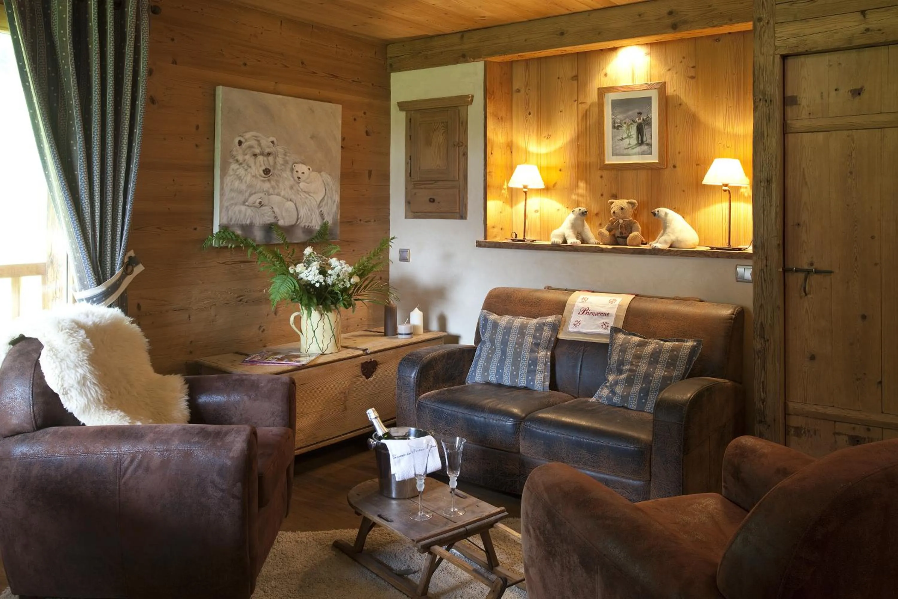 Lounge or bar in Chalet-Hôtel Les Fermes de Pierre & Anna