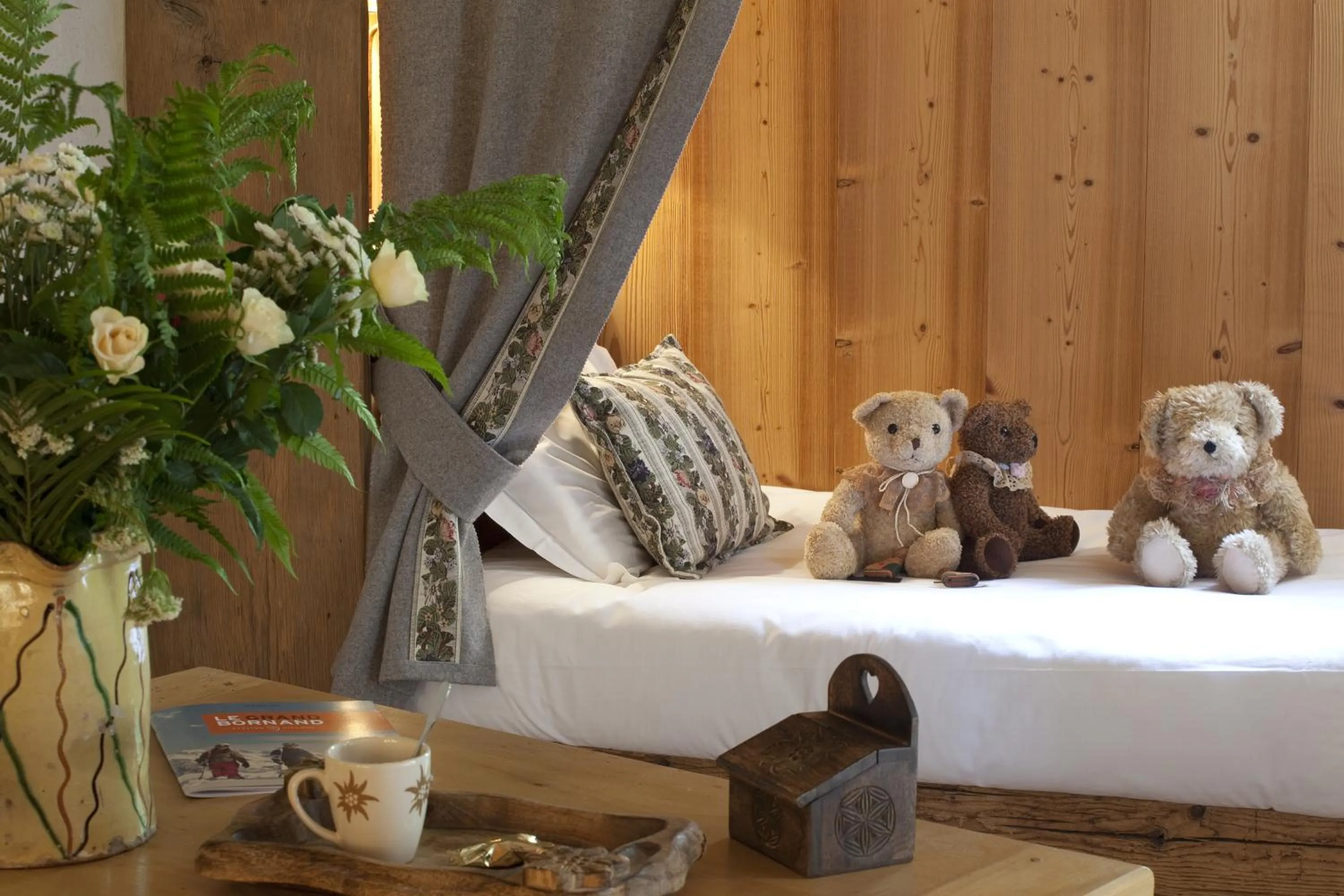 Bedroom in Chalet-Hôtel Les Fermes de Pierre & Anna