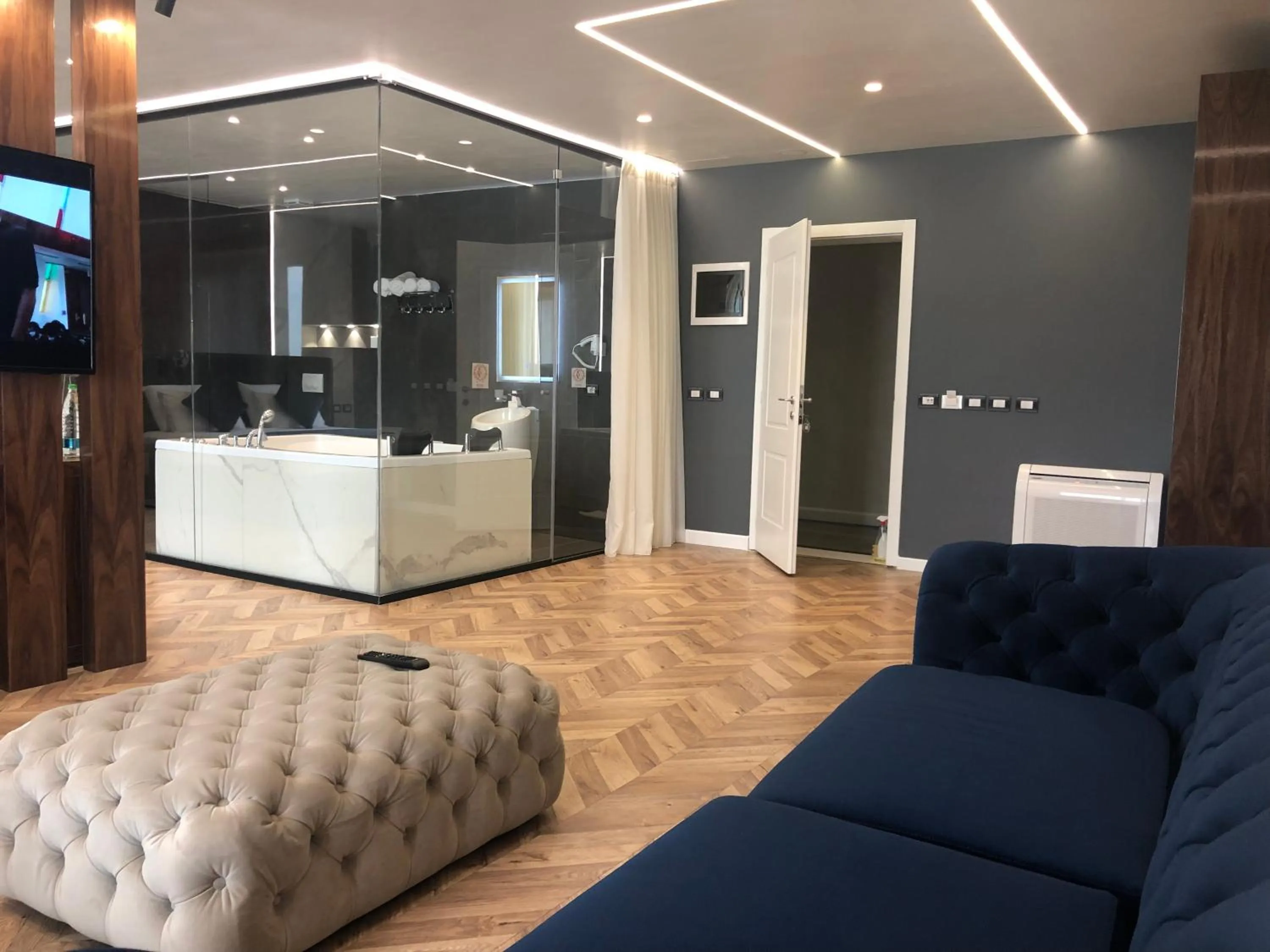 Shower in Royal G Hotel & SPA 4 Star