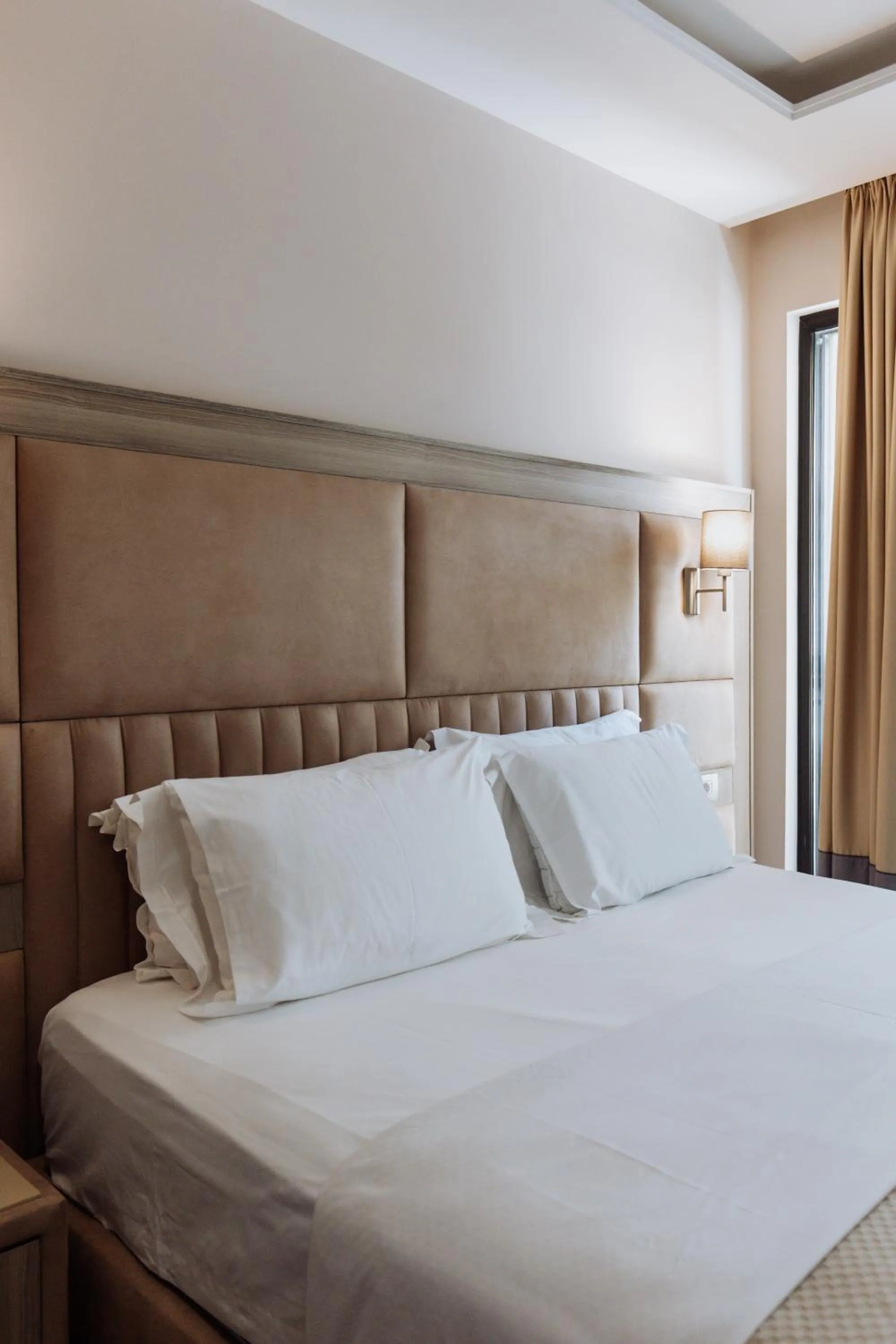 Bed in Royal G Hotel & SPA 4 Star