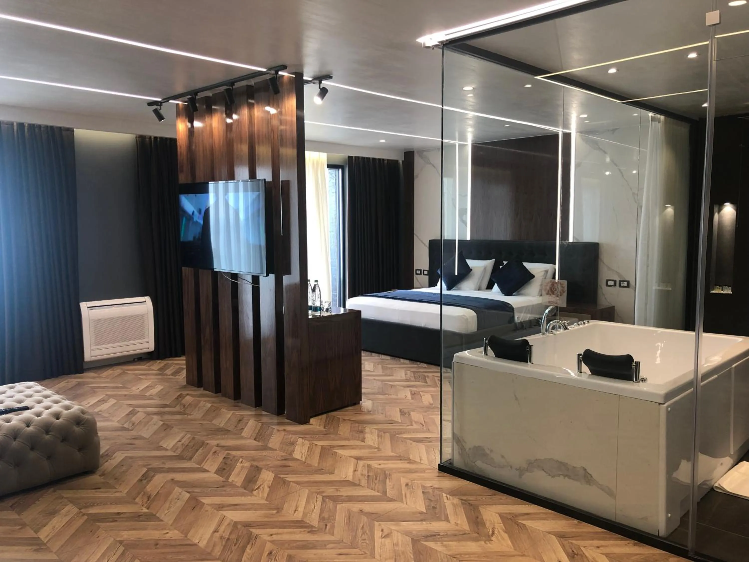 Shower in Royal G Hotel & SPA 4 Star