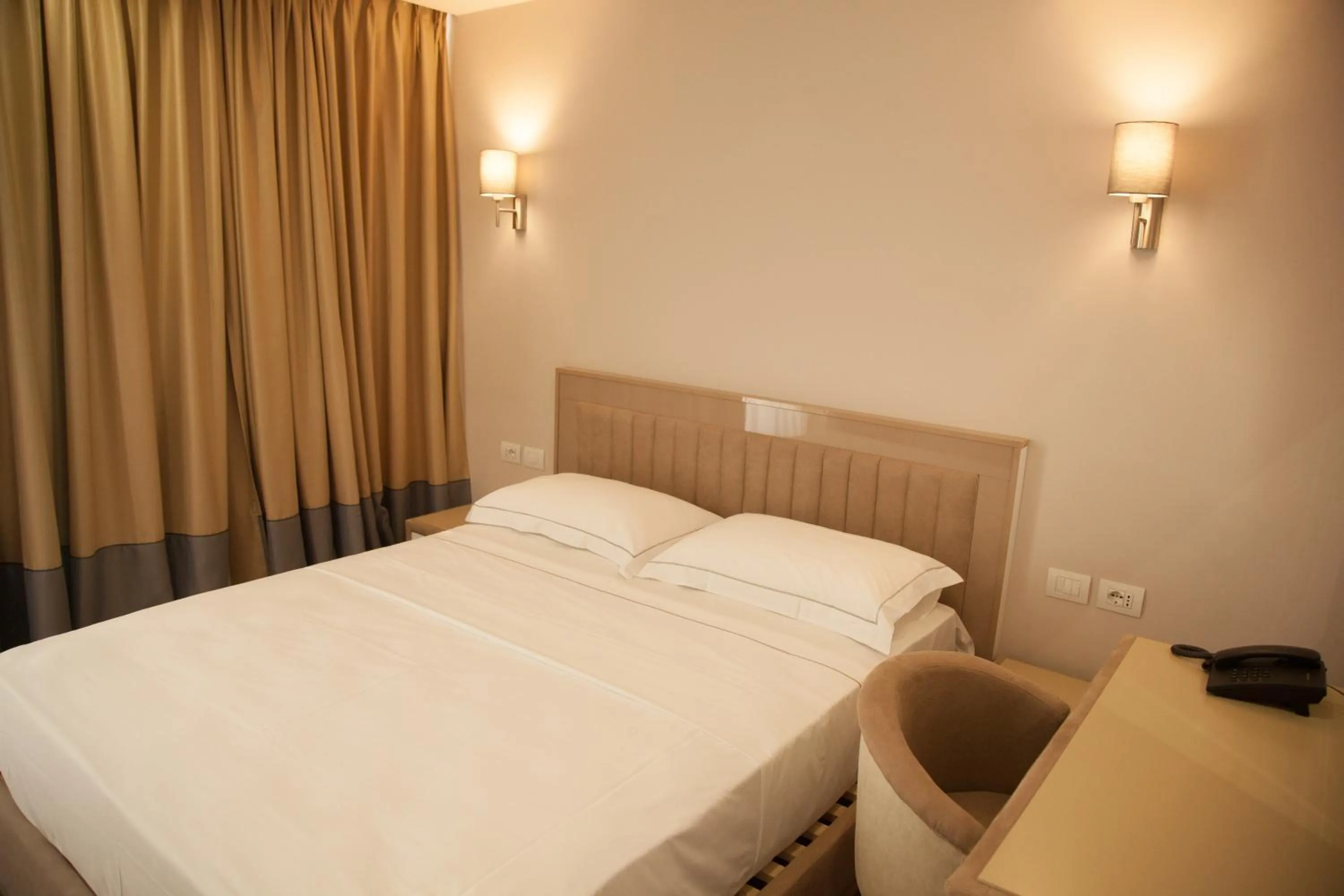 Bed in Royal G Hotel & SPA 4 Star