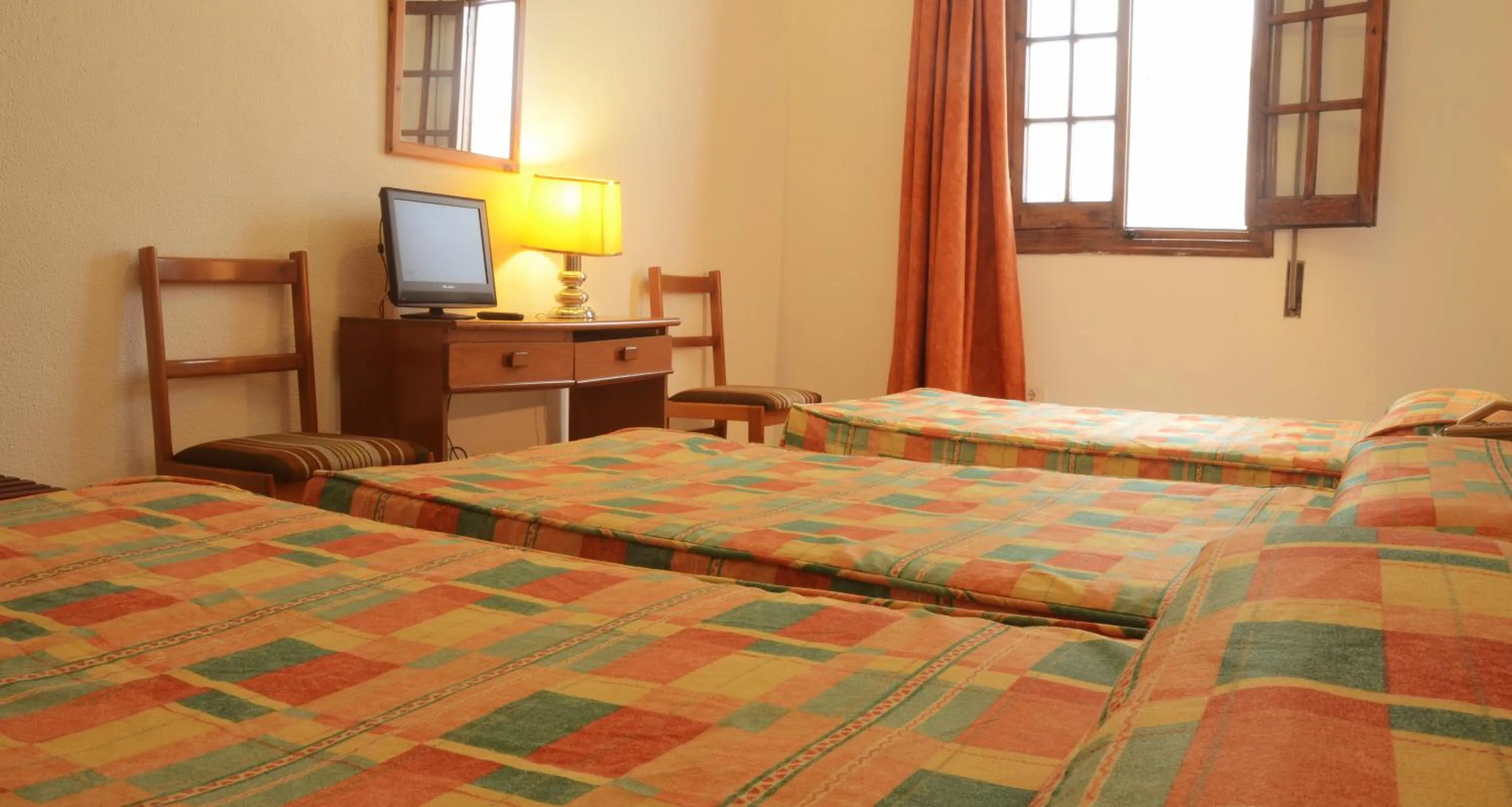 Day, Bed in Hotel El Coloso